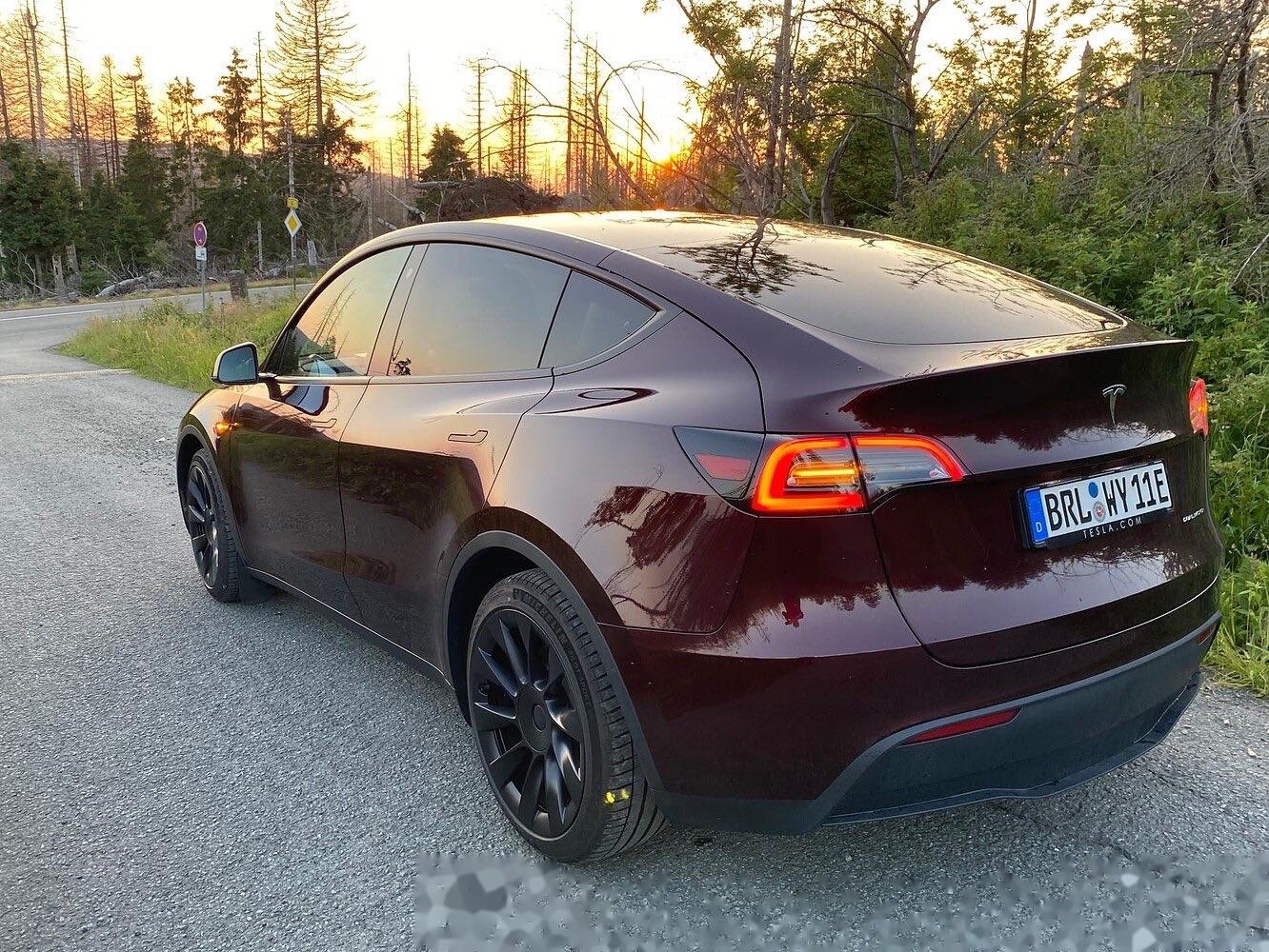 6月份,丹麦市场,汽车销量前5名:特斯拉model y 3953辆,福特kuga