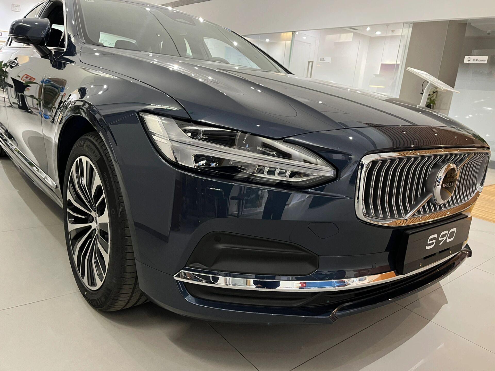 牛仔蓝s90 真的很好看哦 沃尔沃s90尽显北欧豪华～北欧美学典范沿袭