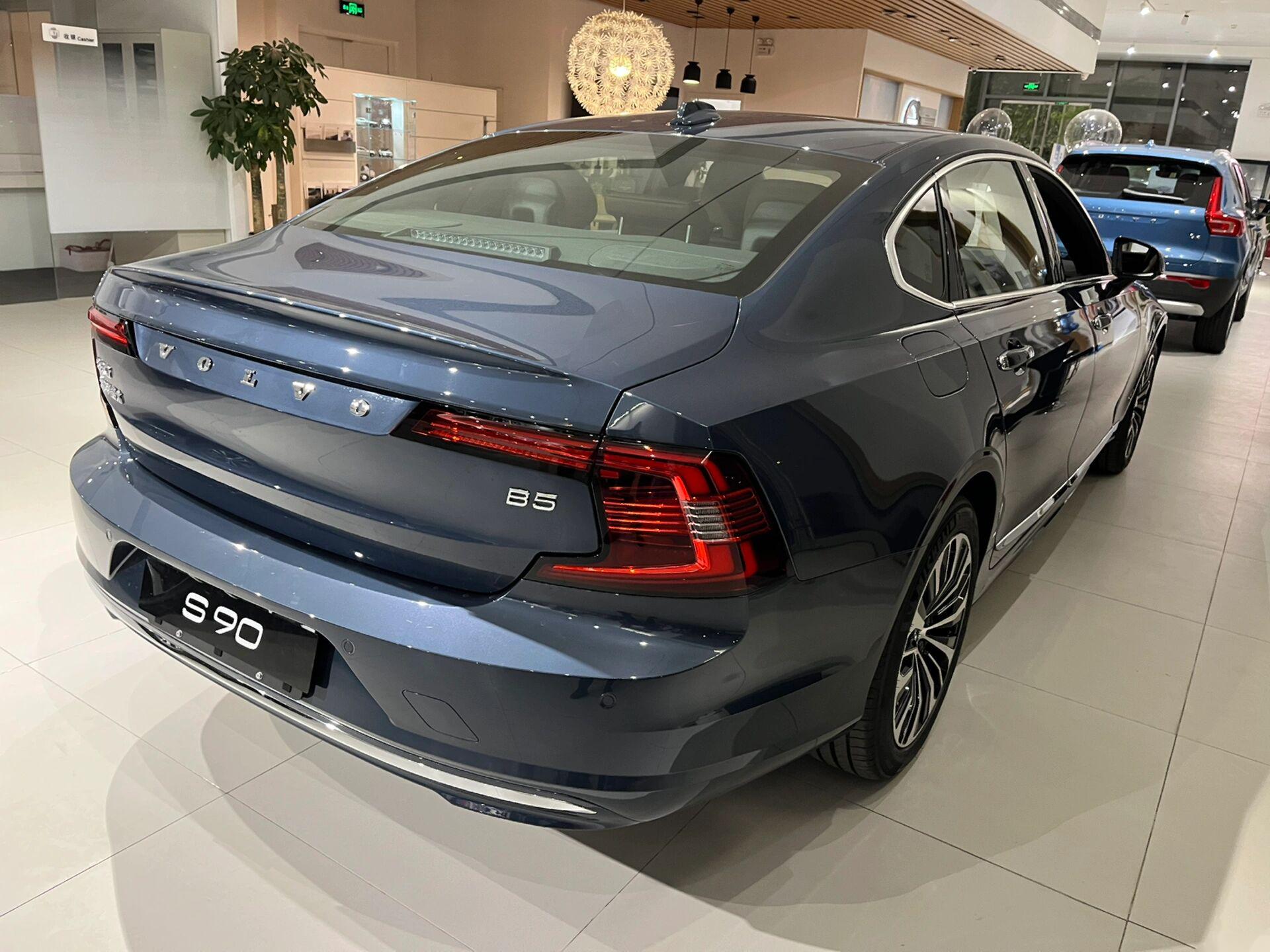 牛仔蓝s90 真的很好看哦 沃尔沃s90尽显北欧豪华～北欧美学典范沿袭