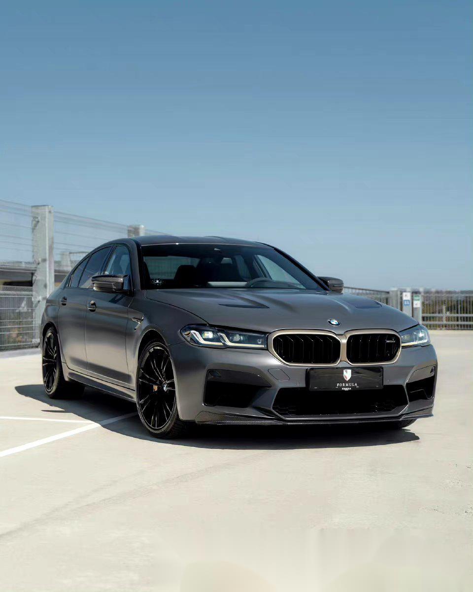 宝马m5是m power系列中超越超跑的存在.