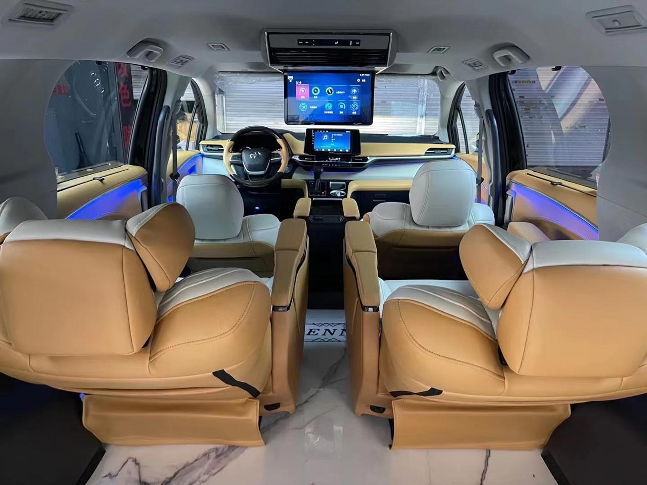 丰田塞纳 施工:原版织布座椅塑料件内饰局部升级纳帕皮棕搭配象牙白