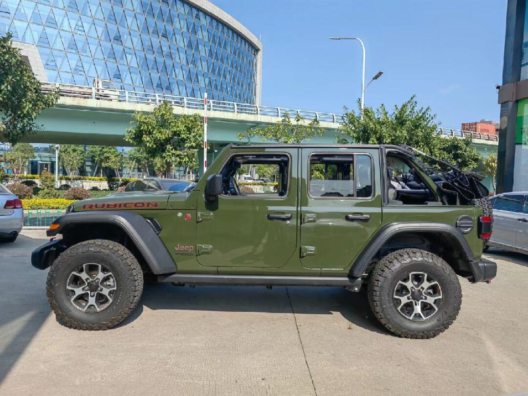 22款加版牧马人卢比肯软顶敞篷版 军绿色,厦门展厅现车!