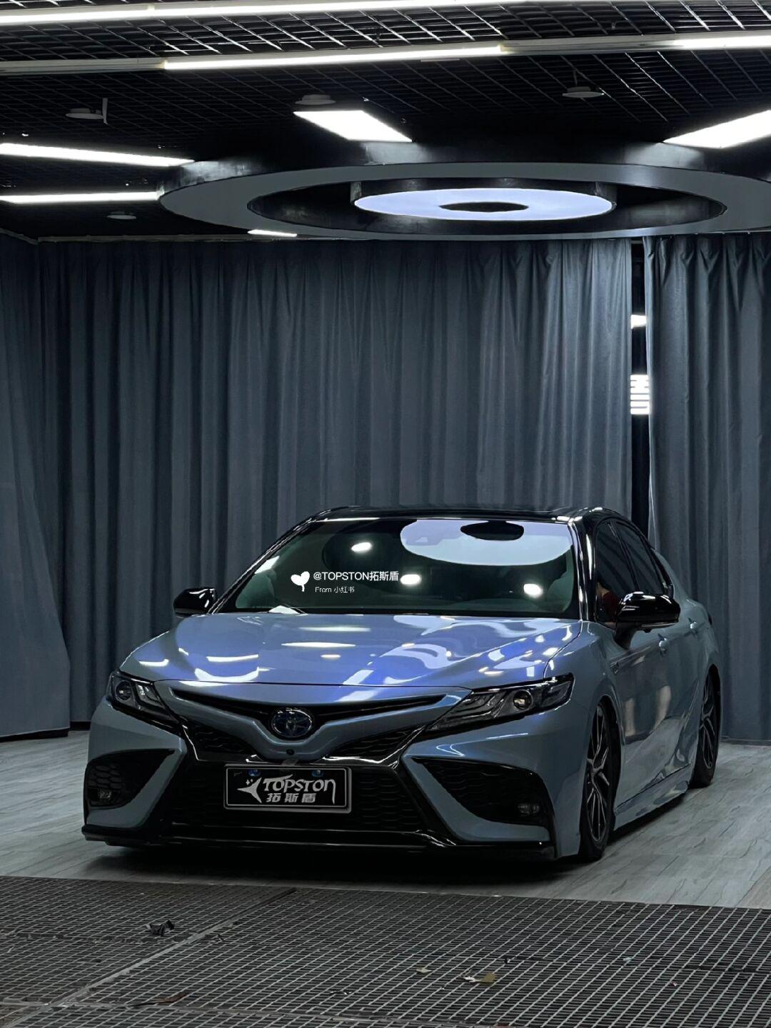 凯美瑞改装73最后一步:改色贴膜