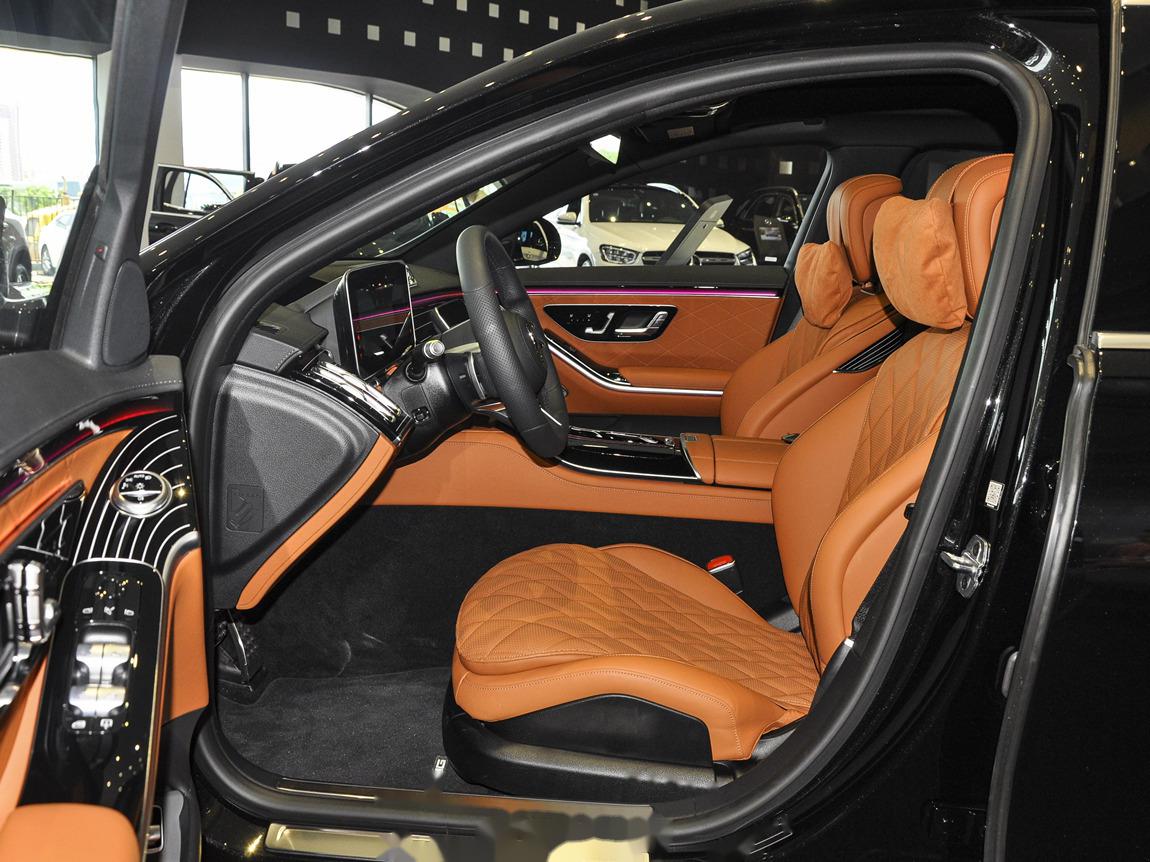 奔驰 s500l 4matic 曜岩黑/赭石棕 直接现金优惠26万,160万出头