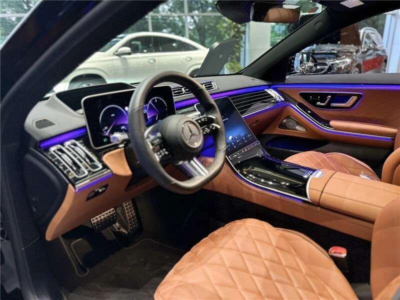 奔驰 s500l 4matic 库存车 曜岩黑/赭石棕 车辆于2021年07月生