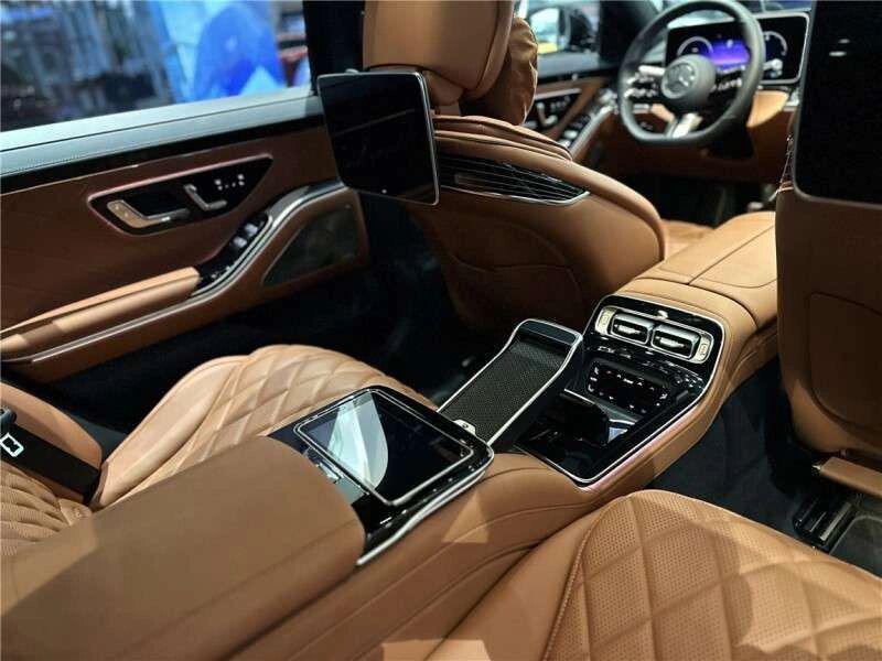 奔驰 s500l 4matic 库存车 曜岩黑/赭石棕 车辆于2021年07月生