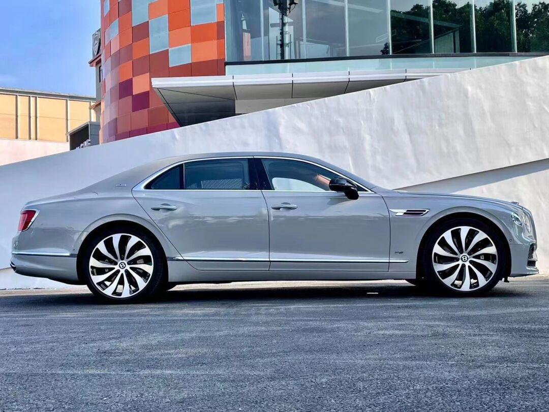 21年6月,宾利飞驰首发限量,四座 ,1万多公里