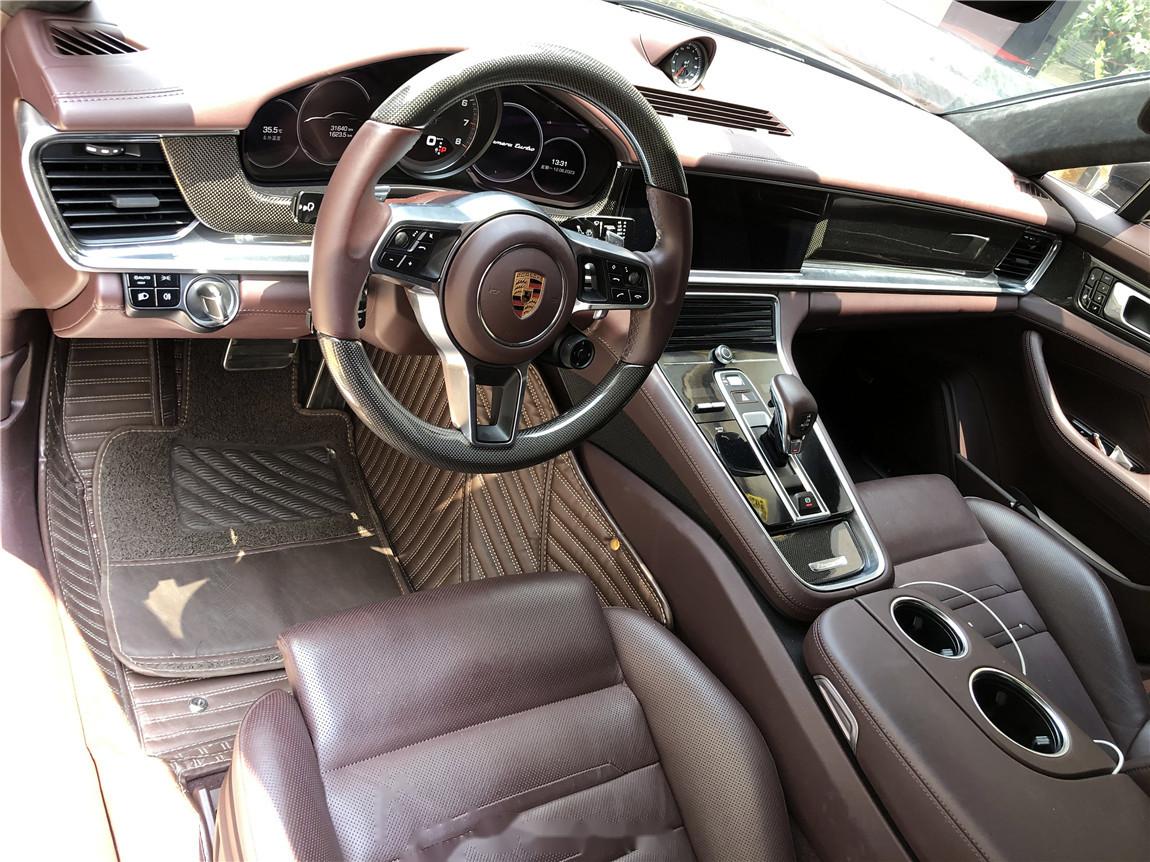 保时捷 panamera turbo 棕外/玛莎拉红 2019年上牌,行驶了31