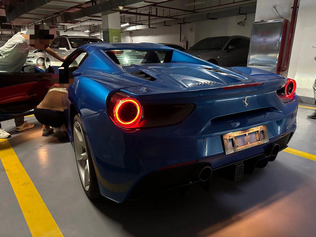 6年时间跑了2700公里的法拉利488spider敞篷