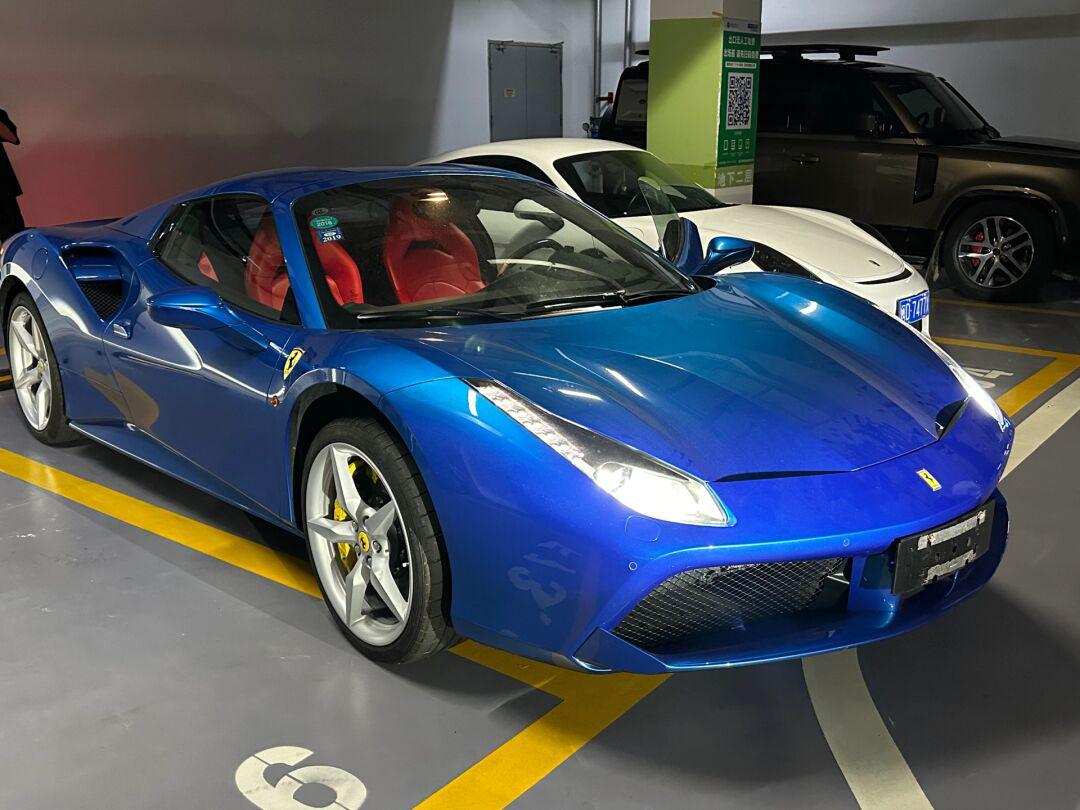 6年时间跑了2700公里的法拉利488spider敞篷