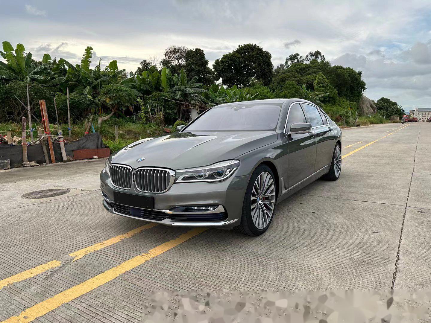 全款33.5万 18款宝马750li四座行政/4.0t 全满配置