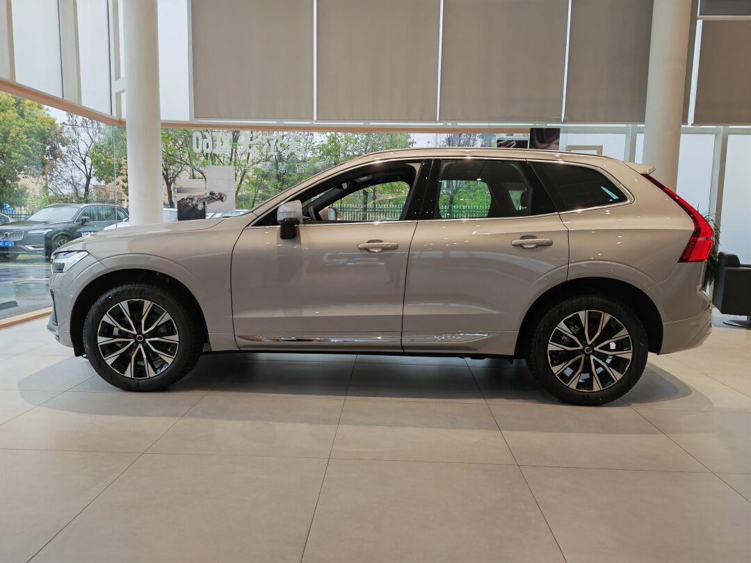 沃尔沃xc60晨光银 最新到店!
