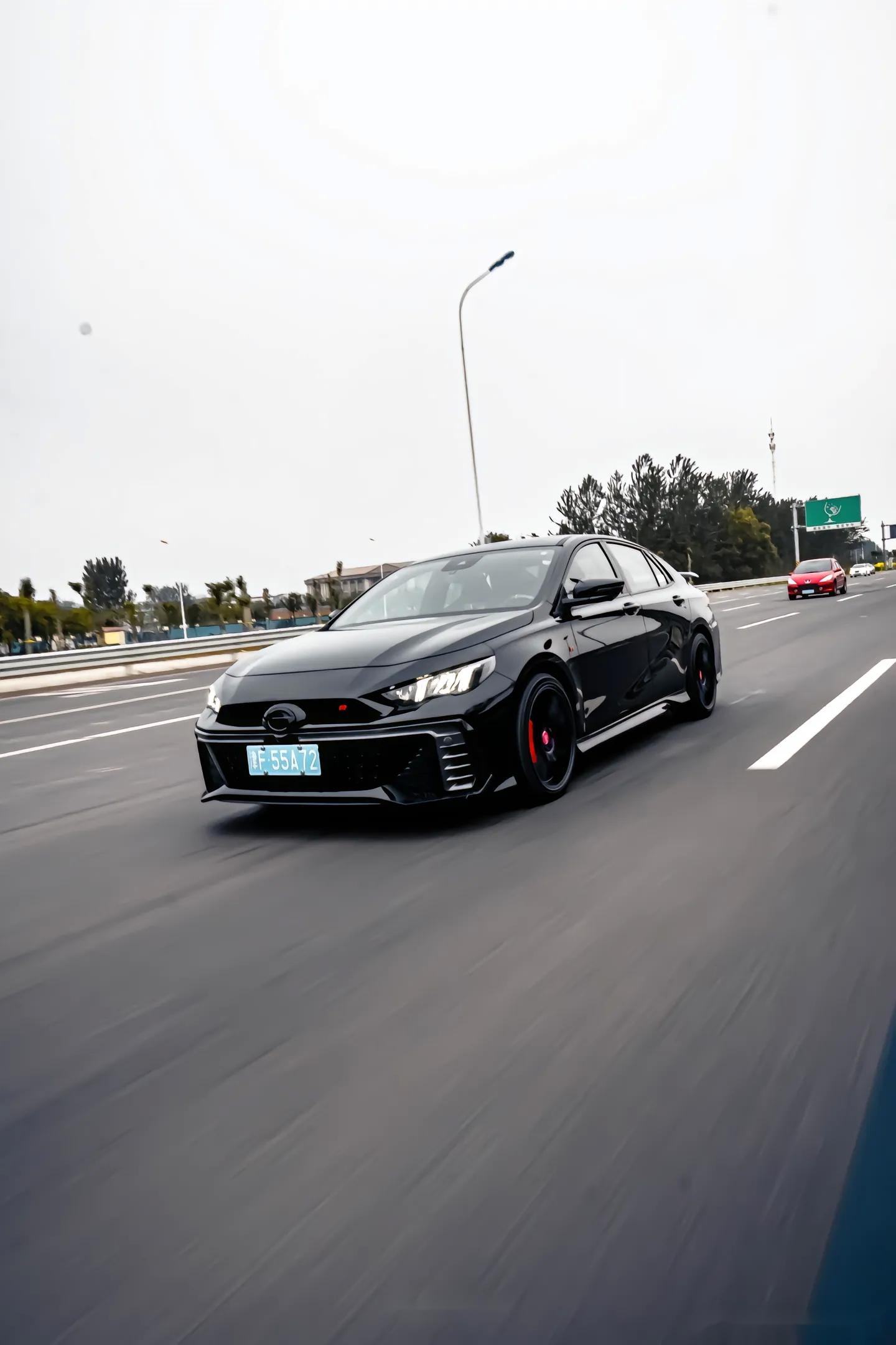 影豹是一款以灵动性而著称的运动型小车,无论是在日常代步还是长途旅