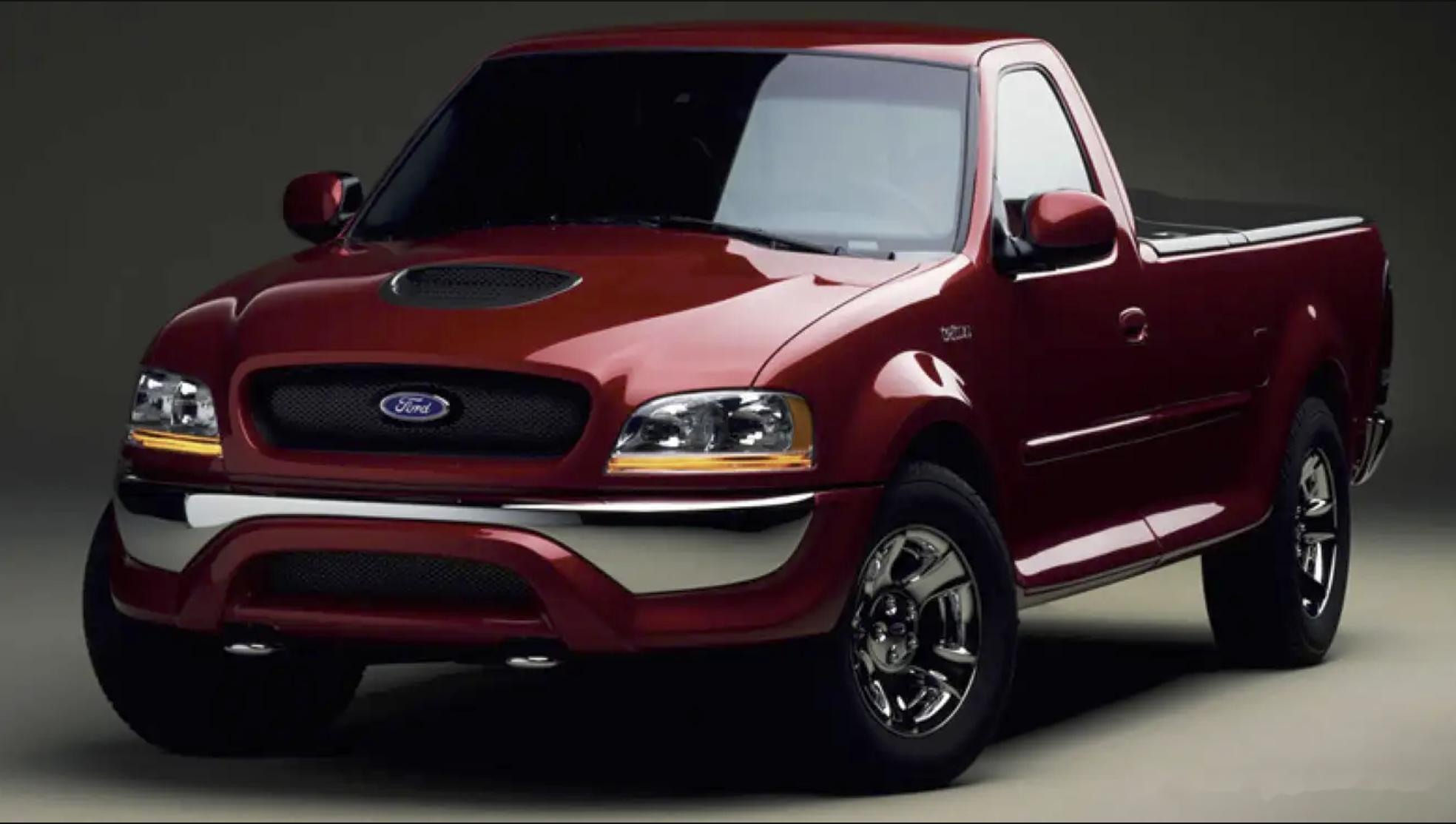 1995年的triton概念车,彼时的第九代福特f-150十分圆融,跟它皮卡的定