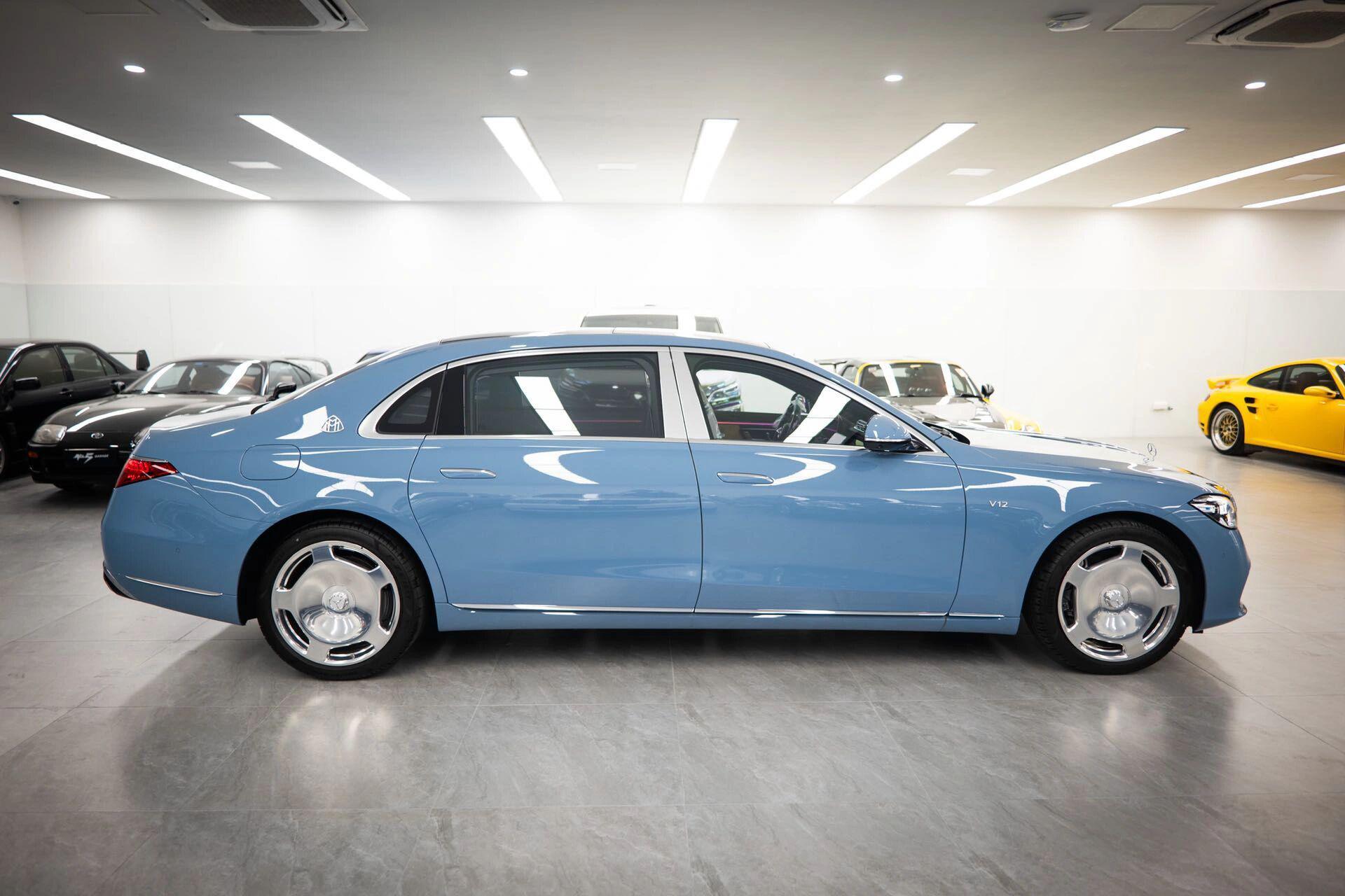 定制14个月才到的奔驰迈巴赫680 原厂瓷器蓝,选配30多万,等待了1