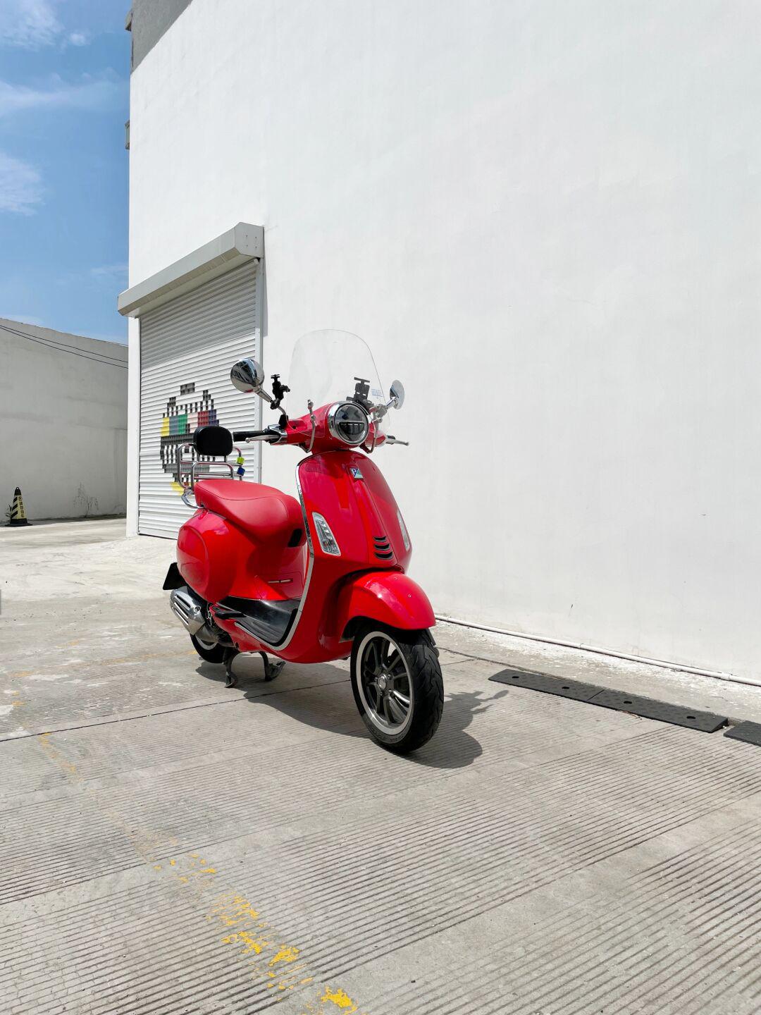 vespa | 150改色 高冷的白色换成热烈的红色