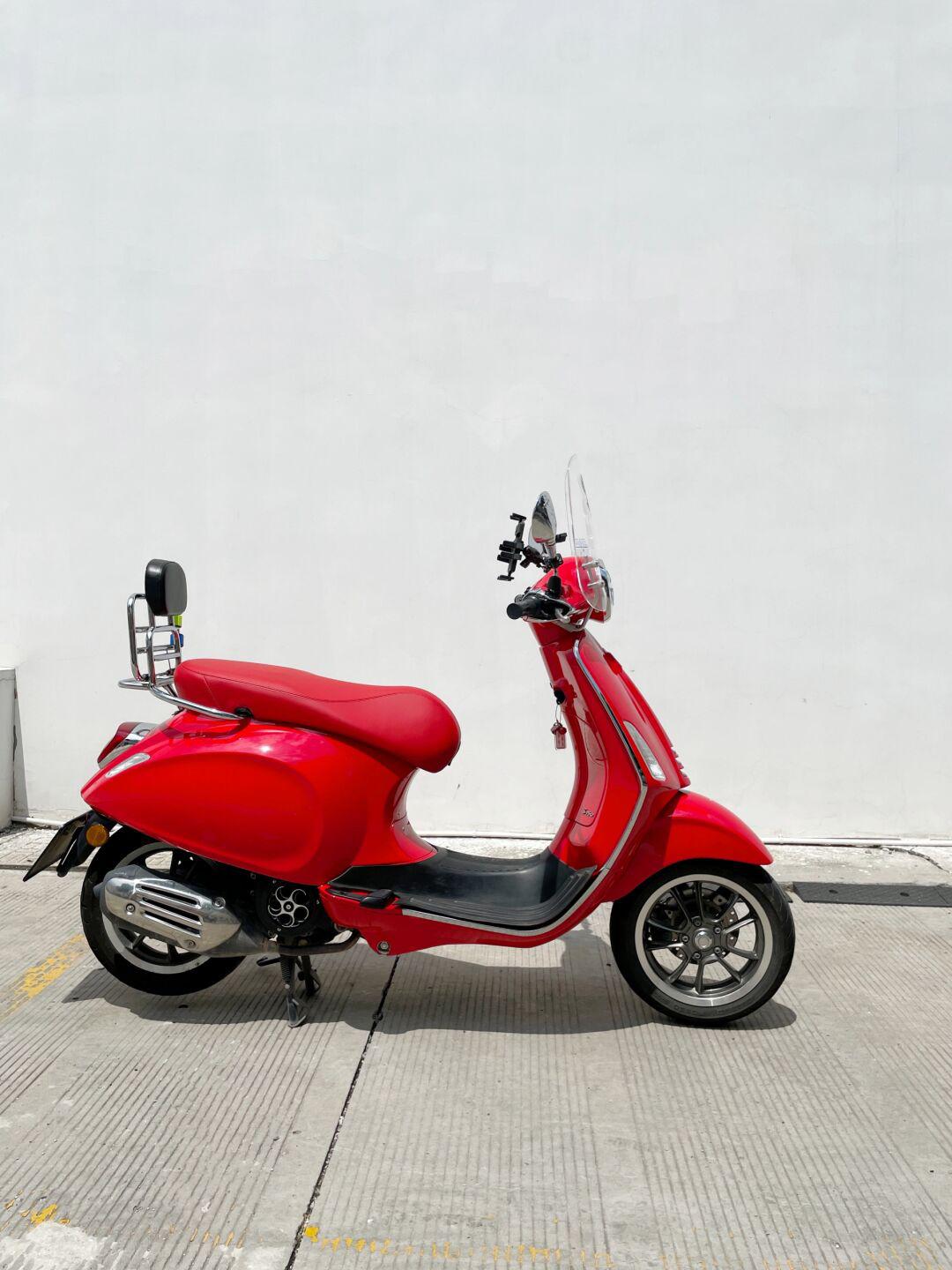 vespa | 150改色 高冷的白色换成热烈的红色