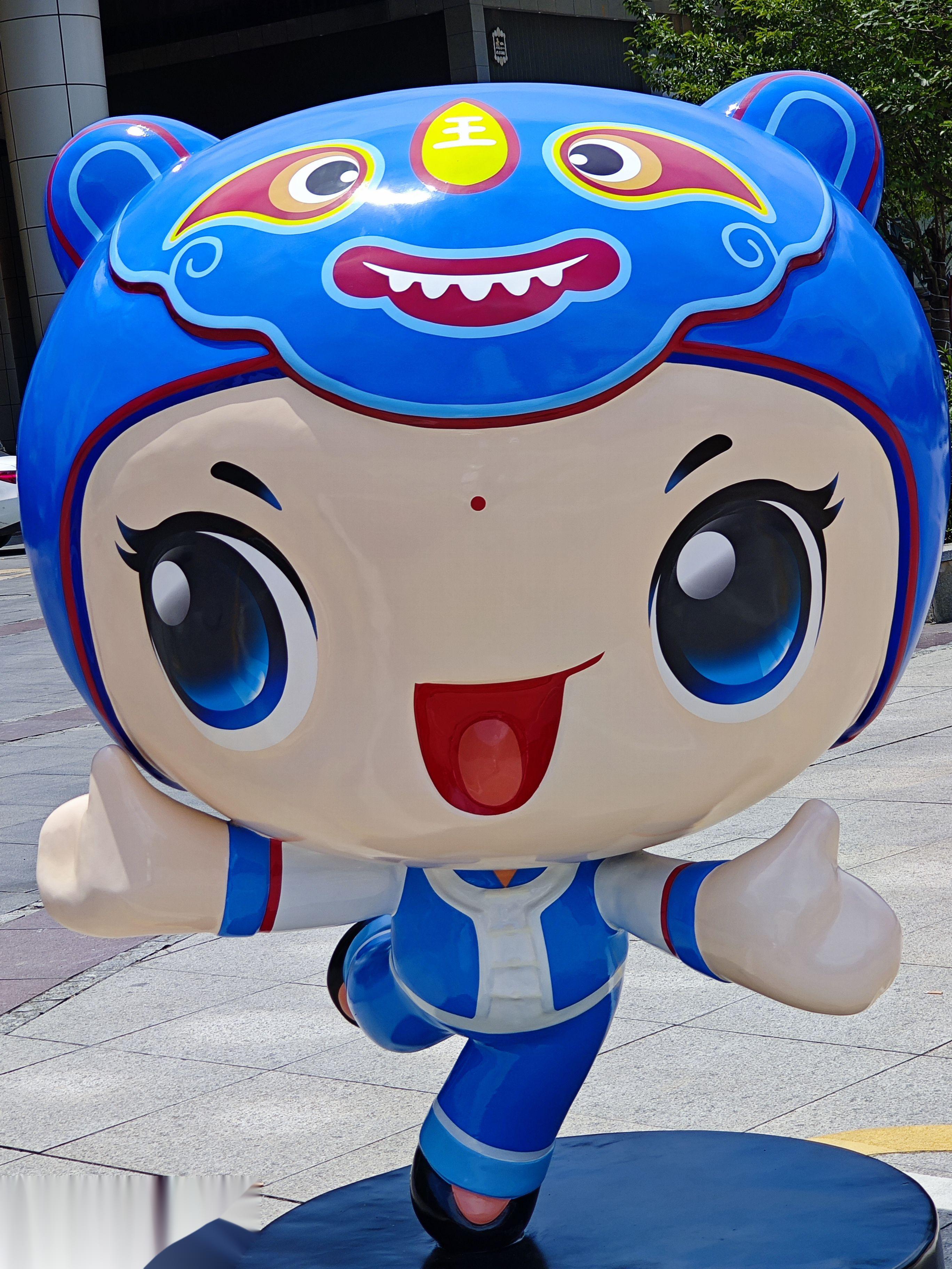 亮是亮,就是有点歪😂,刚刚回家都不敢开灯,怕照