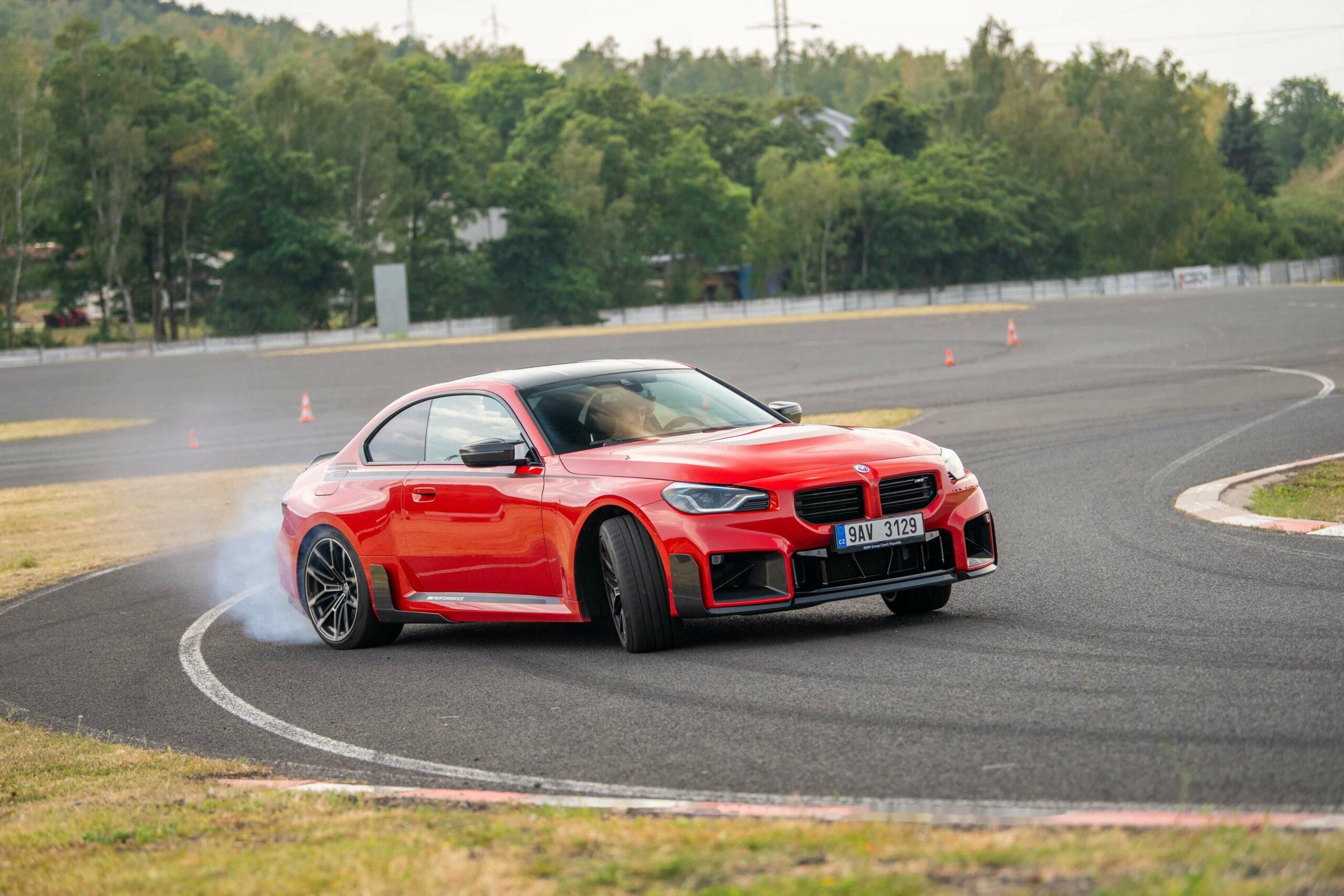 多伦多红全新bmw m2搭载m performance parts,这款m配色真_宝马m2社区