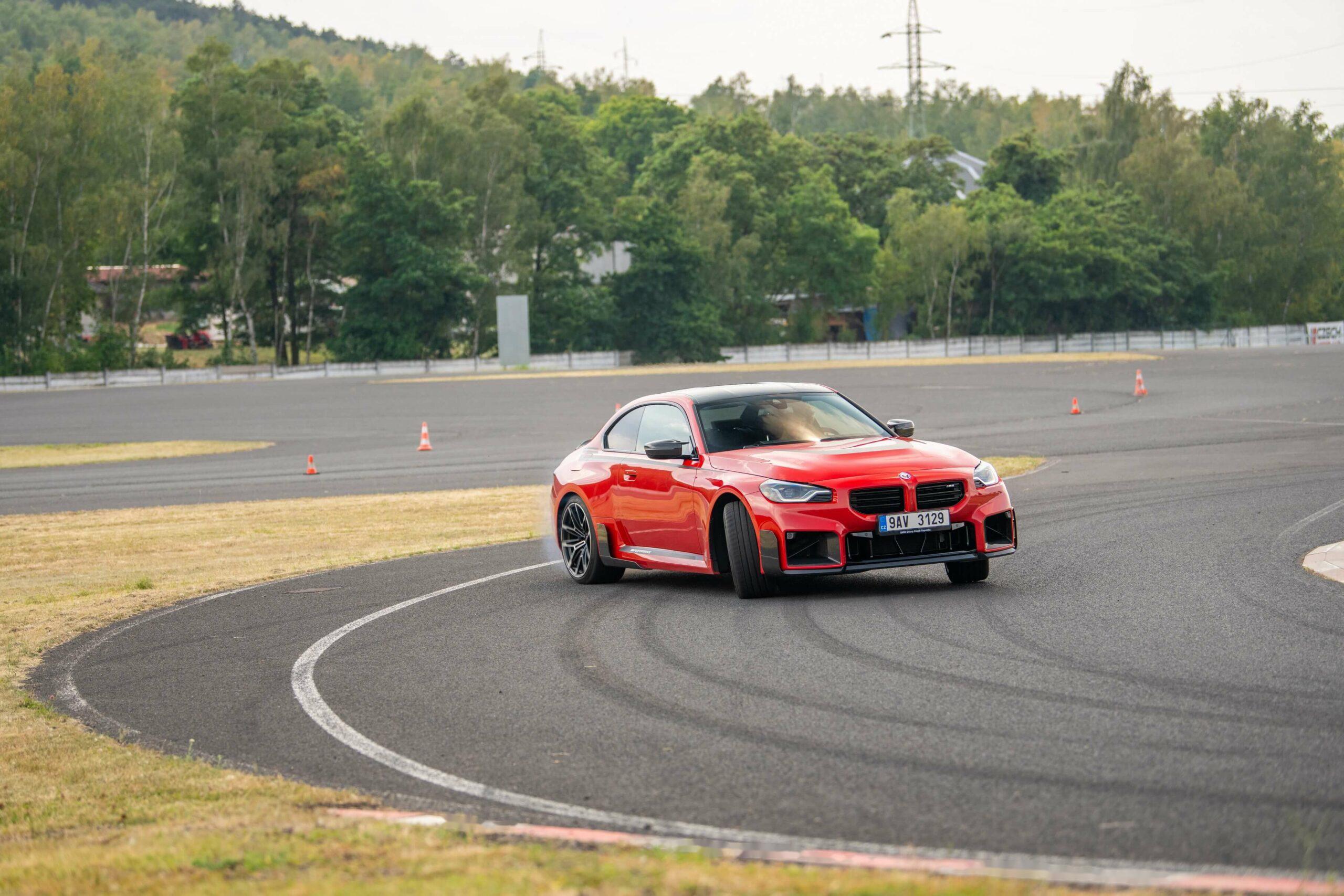 多伦多红全新bmw m2搭载m performance parts,这款m配色真_宝马m2社区