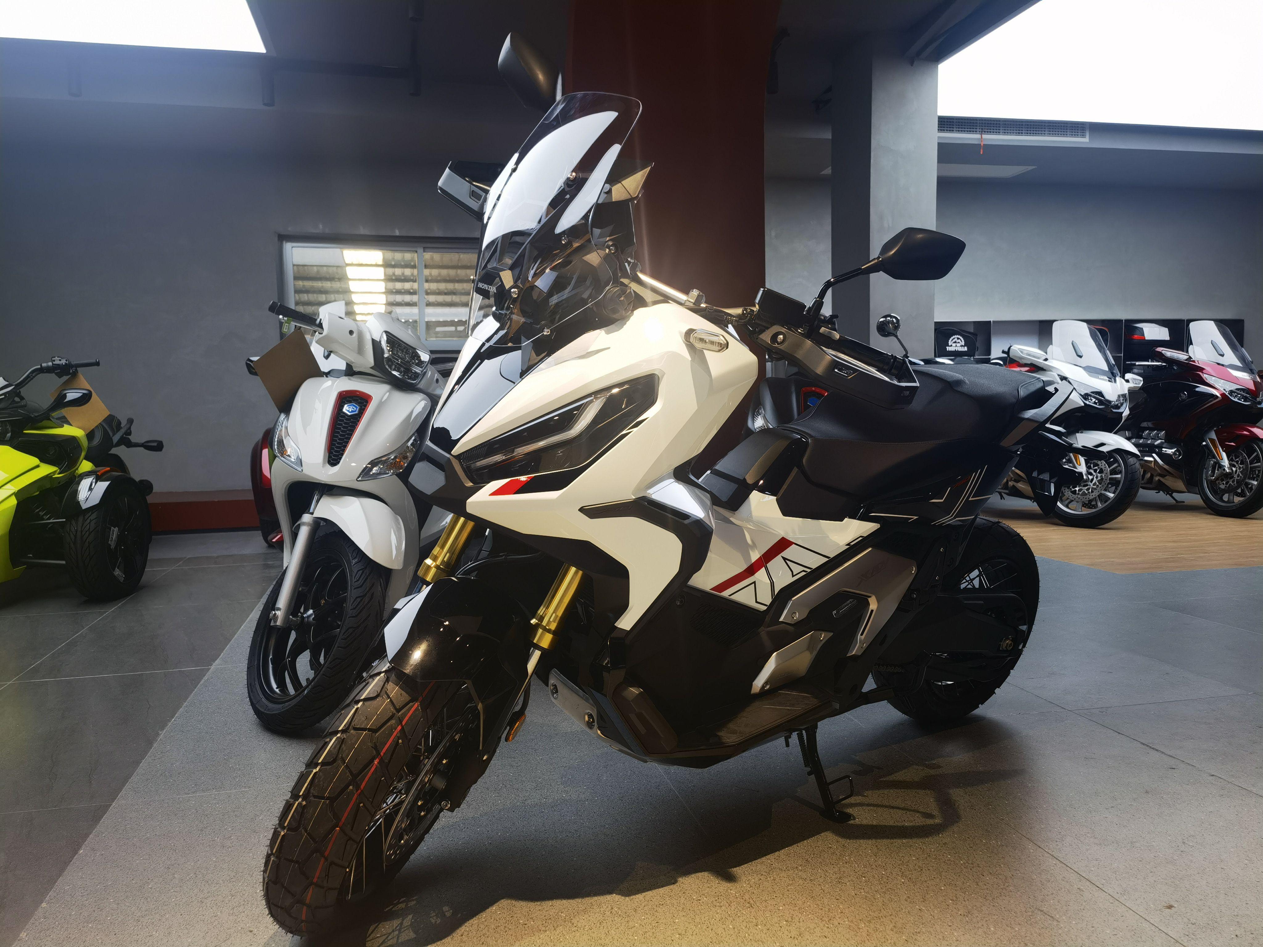 进口本田x-adv-750全新 产地:日本 发动机:直列双缸四冲程水冷750cc