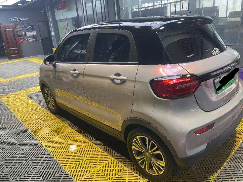 零跑t03改色梦幻火山灰77黑顶