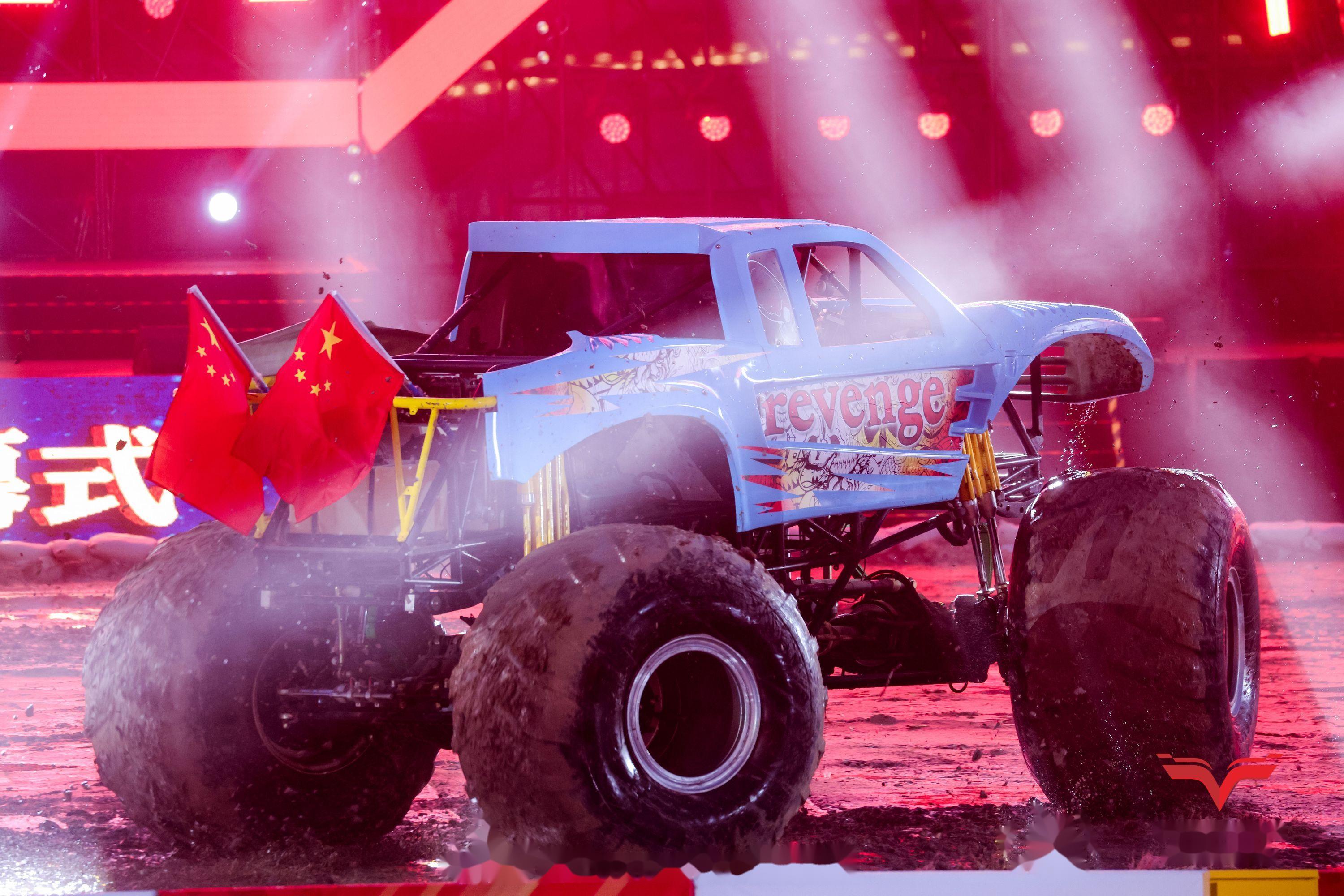 今晚19点,中国汽车摩托车运动大会在大庆赛车小镇举行隆重开幕式.