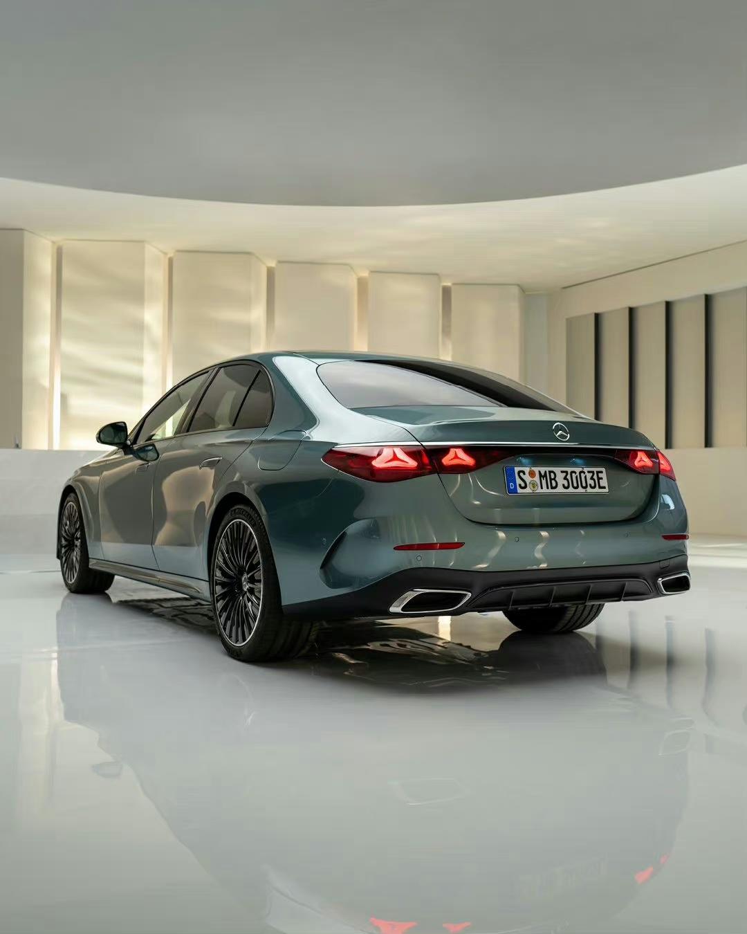 奔驰新e级97彻底颠覆你对豪华座驾的想象