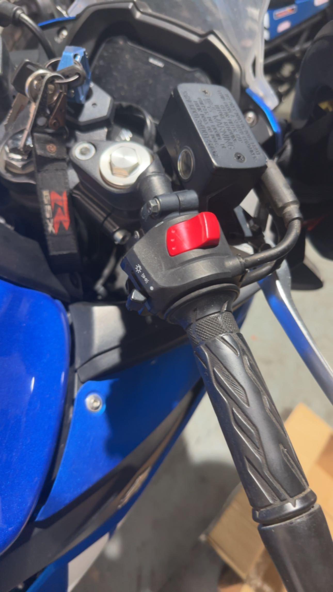 茂名有没有换铃木gsx250r的转向灯开关和大灯开关,更换大灯的服务