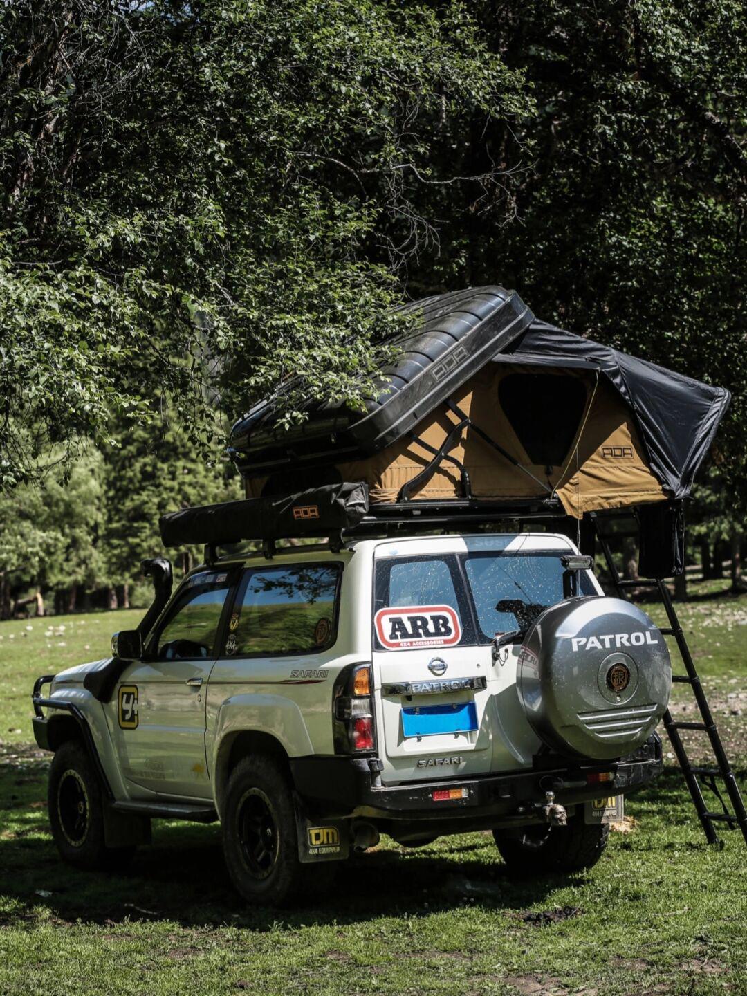 硬派越野短轴途乐y61搭配ada车顶帐篷露营