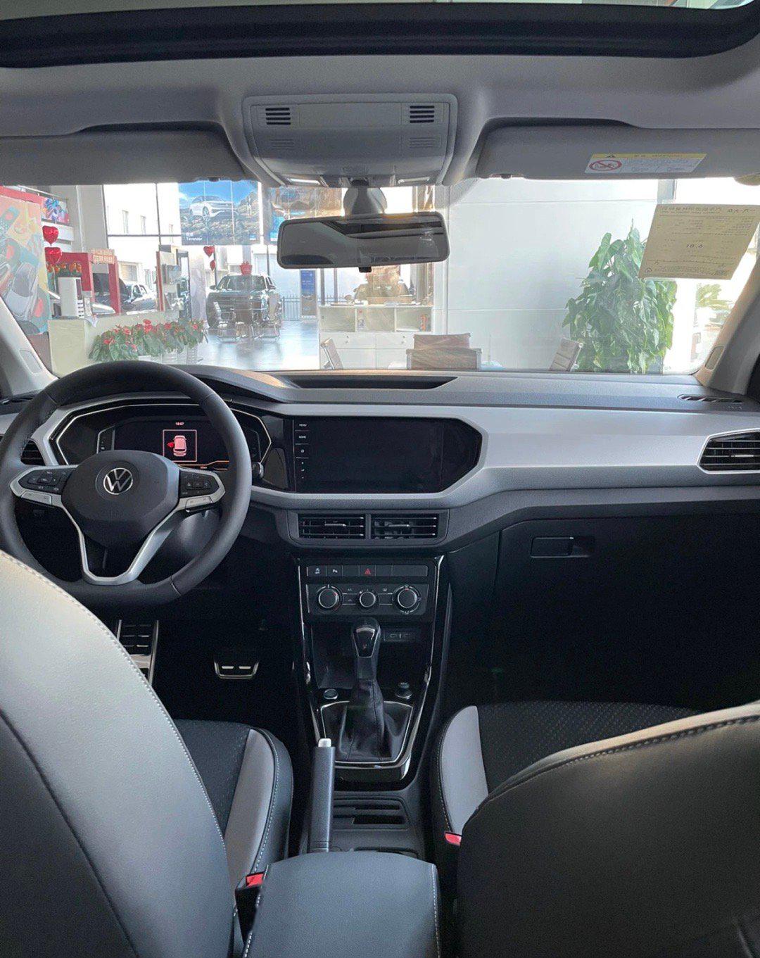 上汽大众suv家族 我的第一辆车就是大众探影,买车前看了很多很多,决心