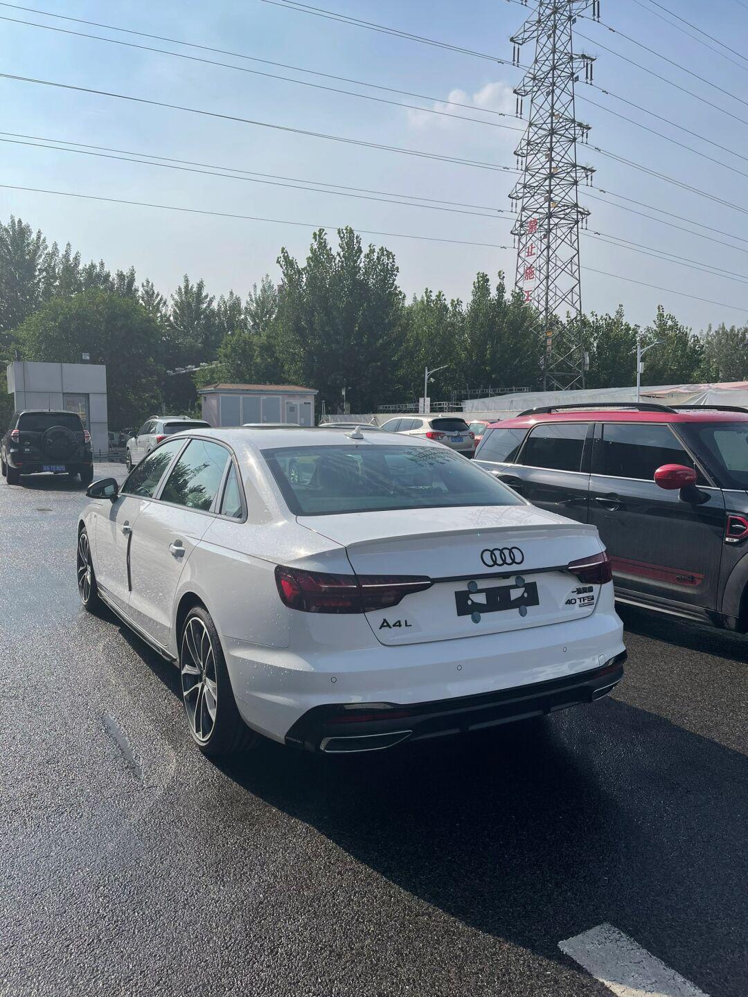 奥迪a4l豪华quattro