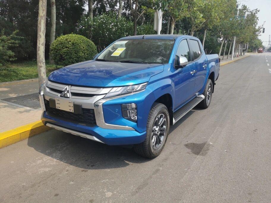 进口三菱l200柴油皮卡