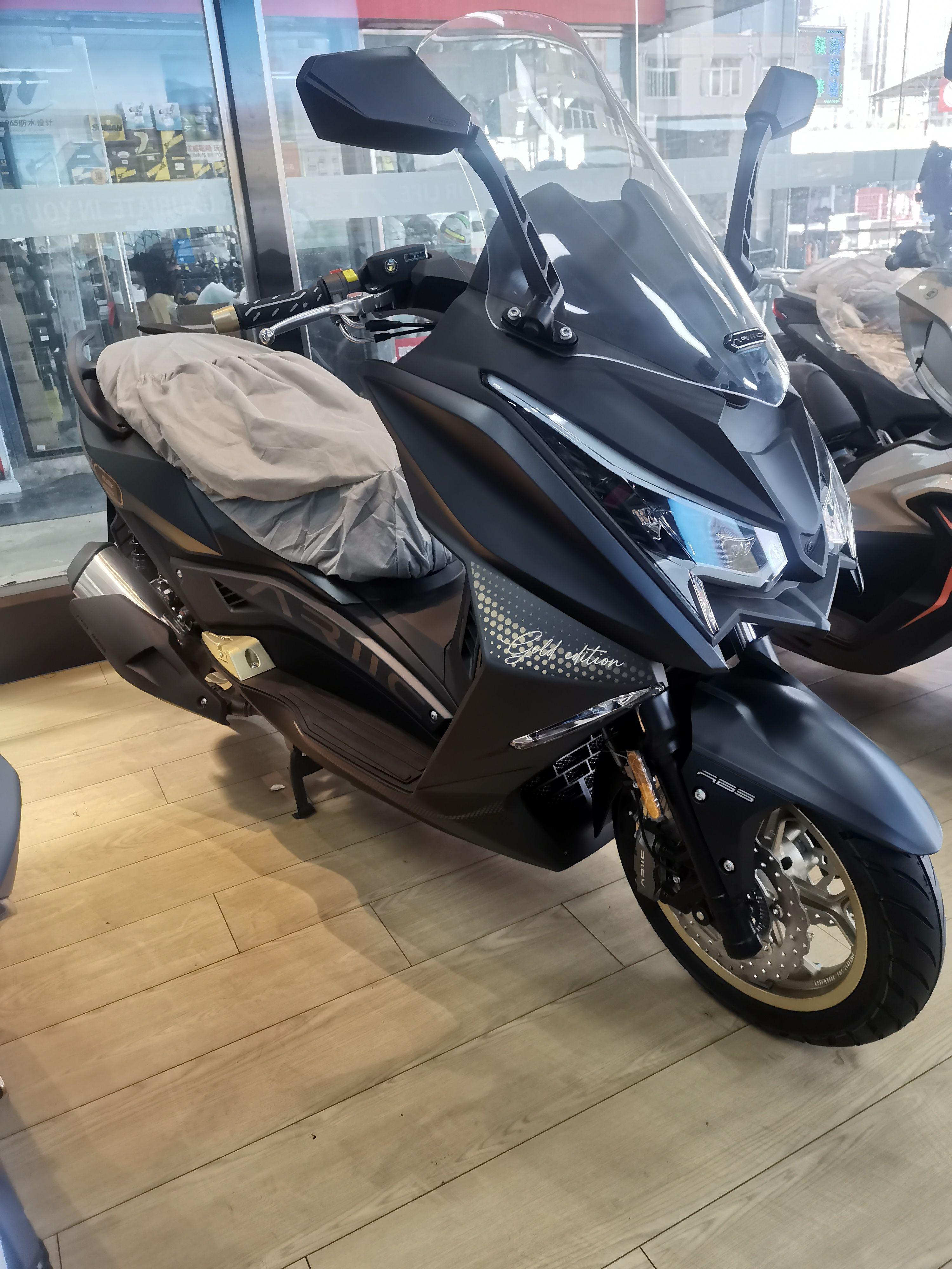 ariic力刻 318 lk300t是力刻318的升级款,力刻318是力刻摩托的