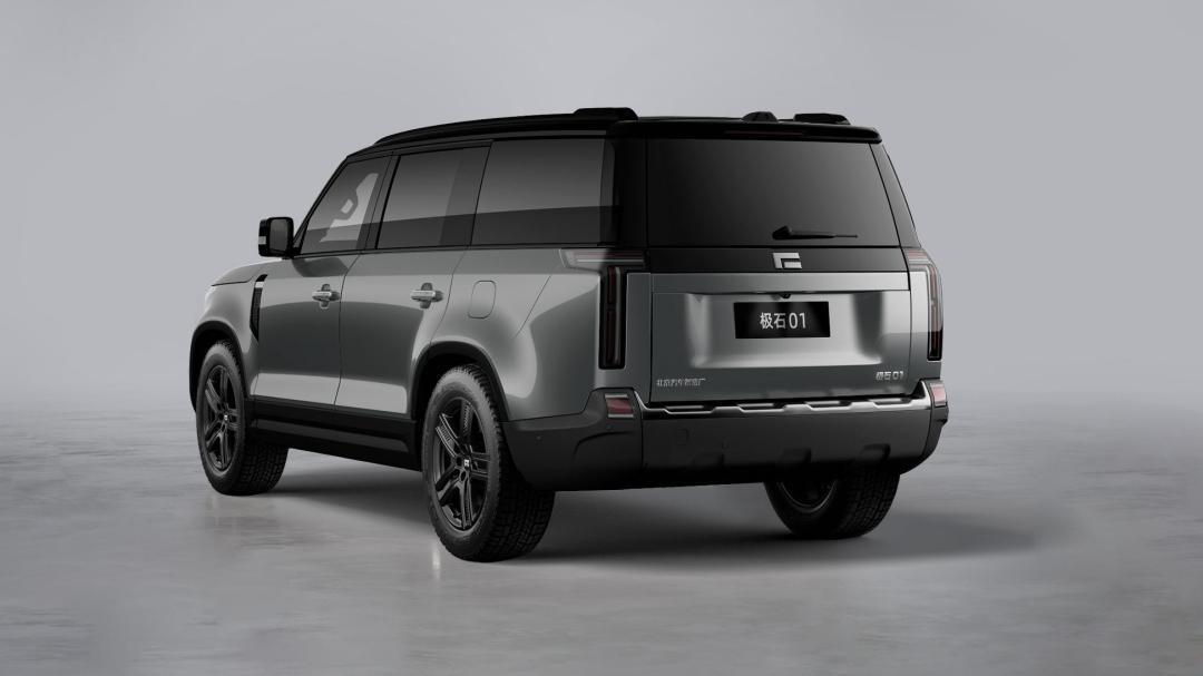 极石01是极石汽车推出的汽车,采用增程式插电混合动力,定位中大型suv