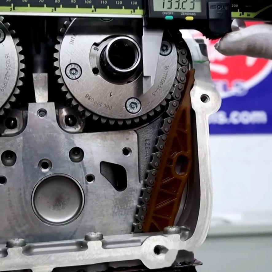 大众奥迪ea888三代发动机轴承支架安装方法.