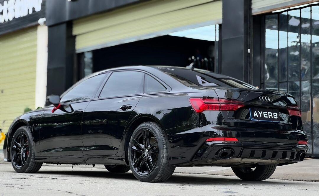 全车tpu亮黑 全面亮条黑化 轮毂烤漆77刹车烤漆77贯穿尾灯 rs6前