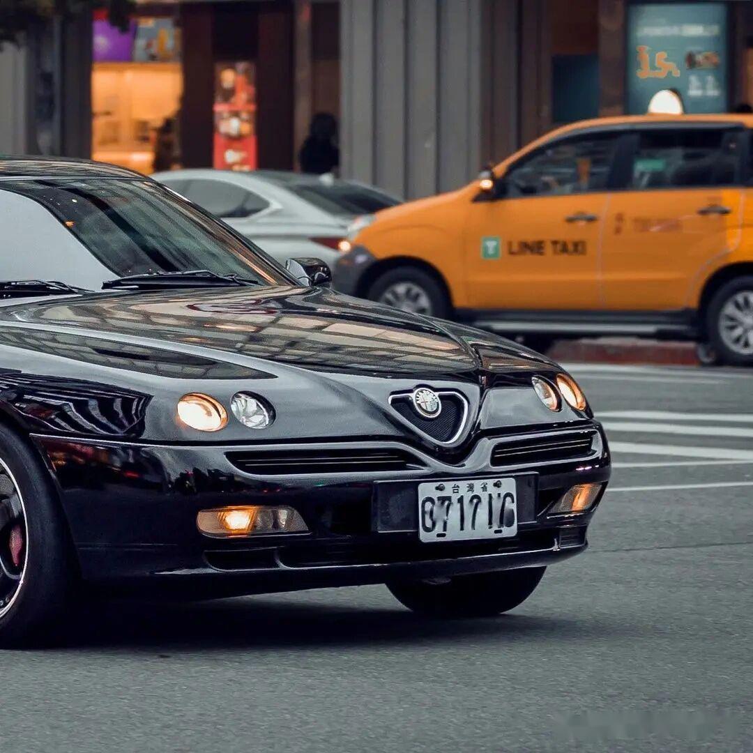 台北街拍alfa·romeo gtv罕见的稀有车型02 阿尔法 61罗密欧 gtv