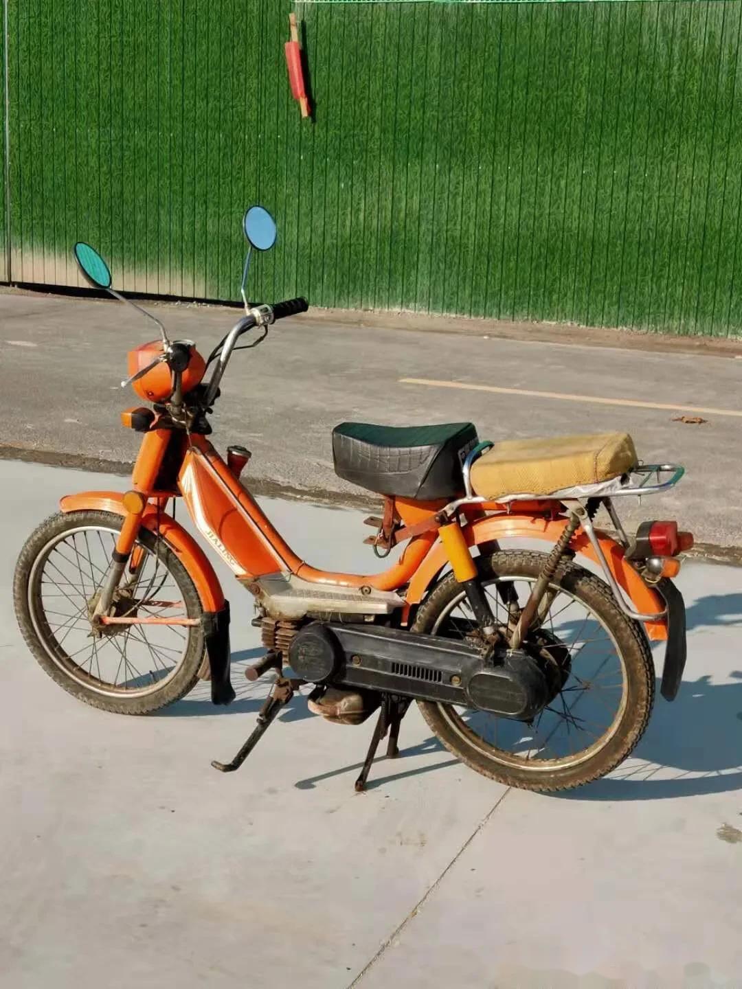 在80年代,嘉陵摩托车曾是中国市场上备受欢迎的交通工具