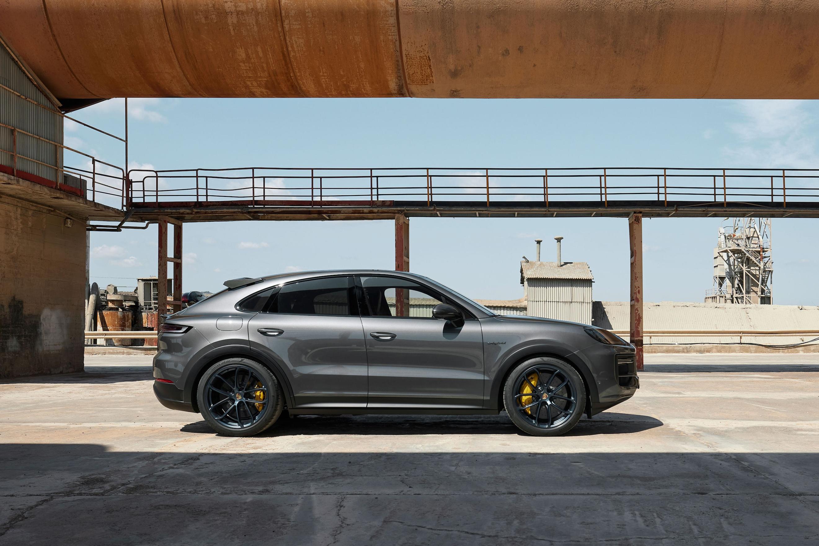 2024 porsche cayenne turbo e-hybrid coup