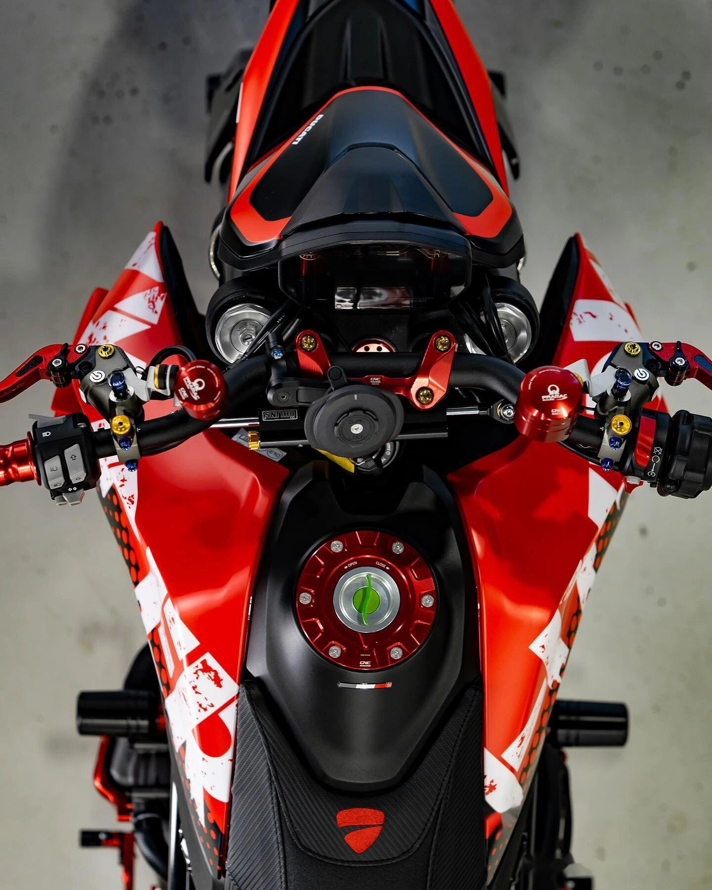 杜卡迪 hypermotard 骇客 950