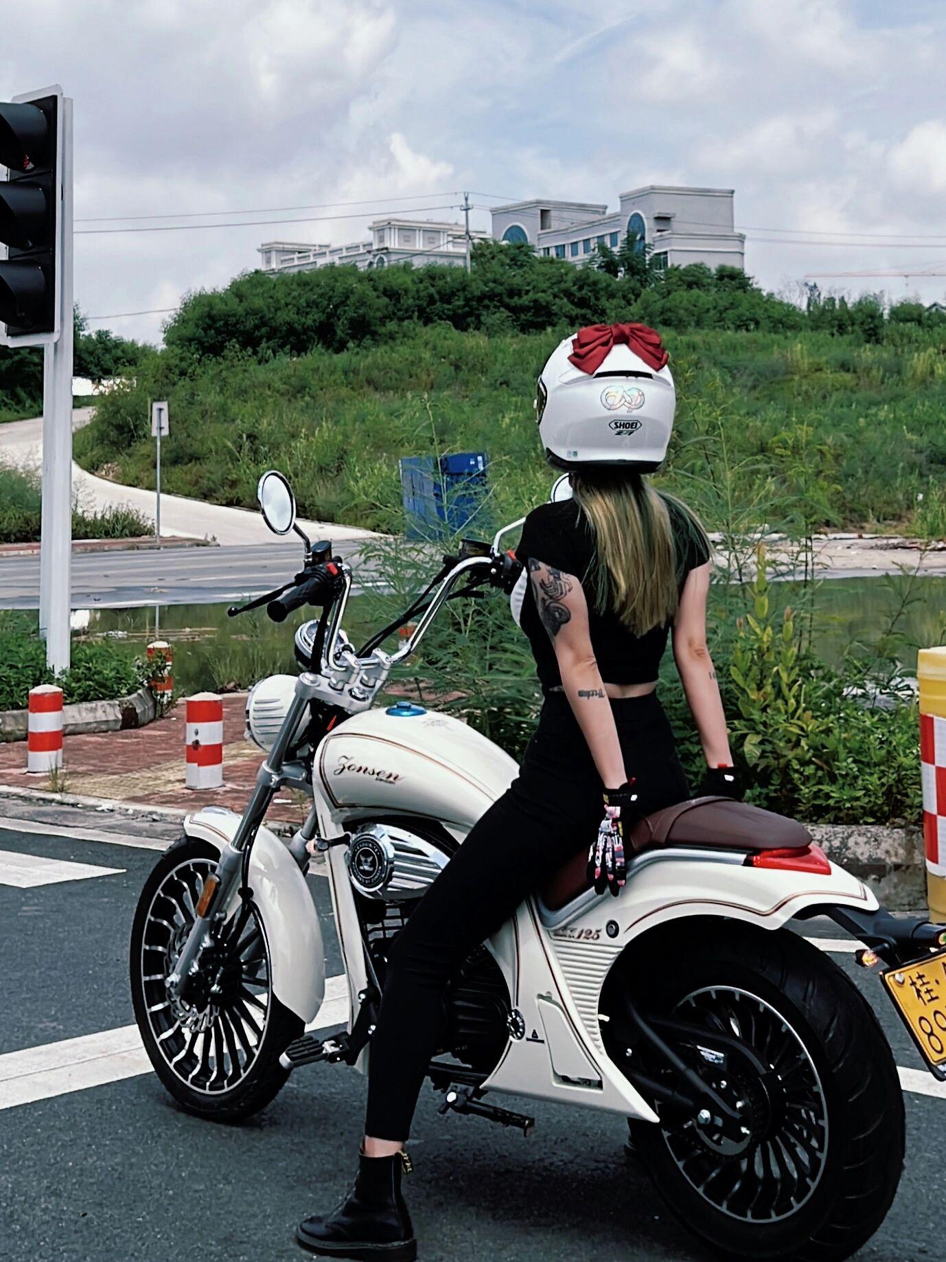宗申优米是一台自动跨骑摩托车.目前全网独