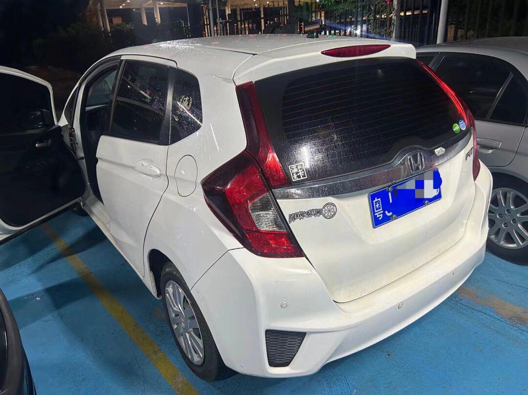 拿下2017年7月本田飞度15l自动天窗蓝表车况精品首付8000包过户