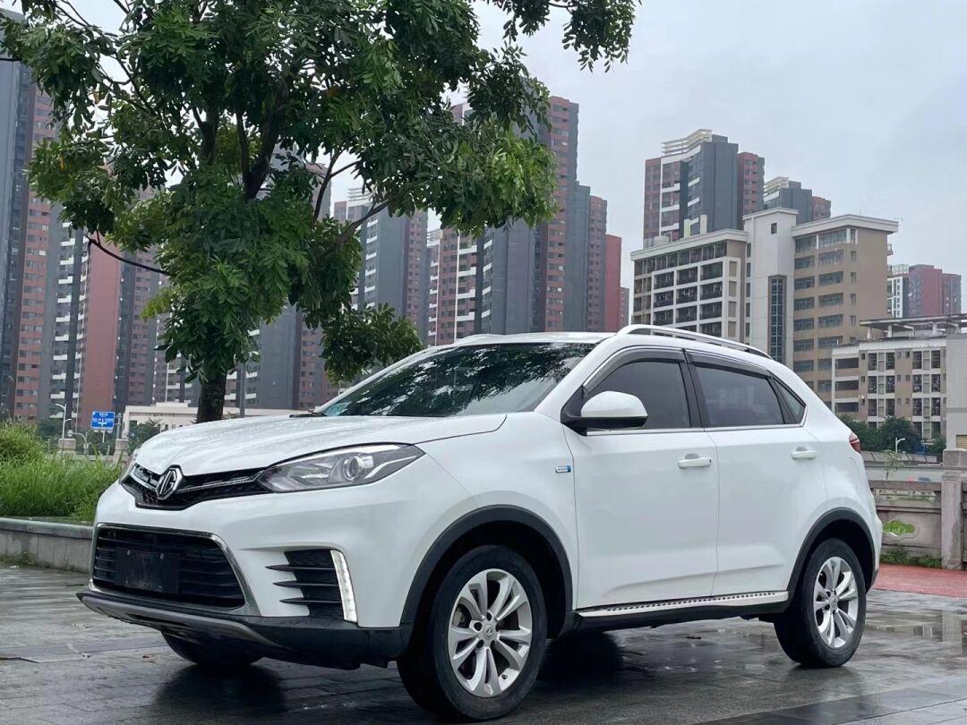 名爵suv1.5t自动豪华版图片