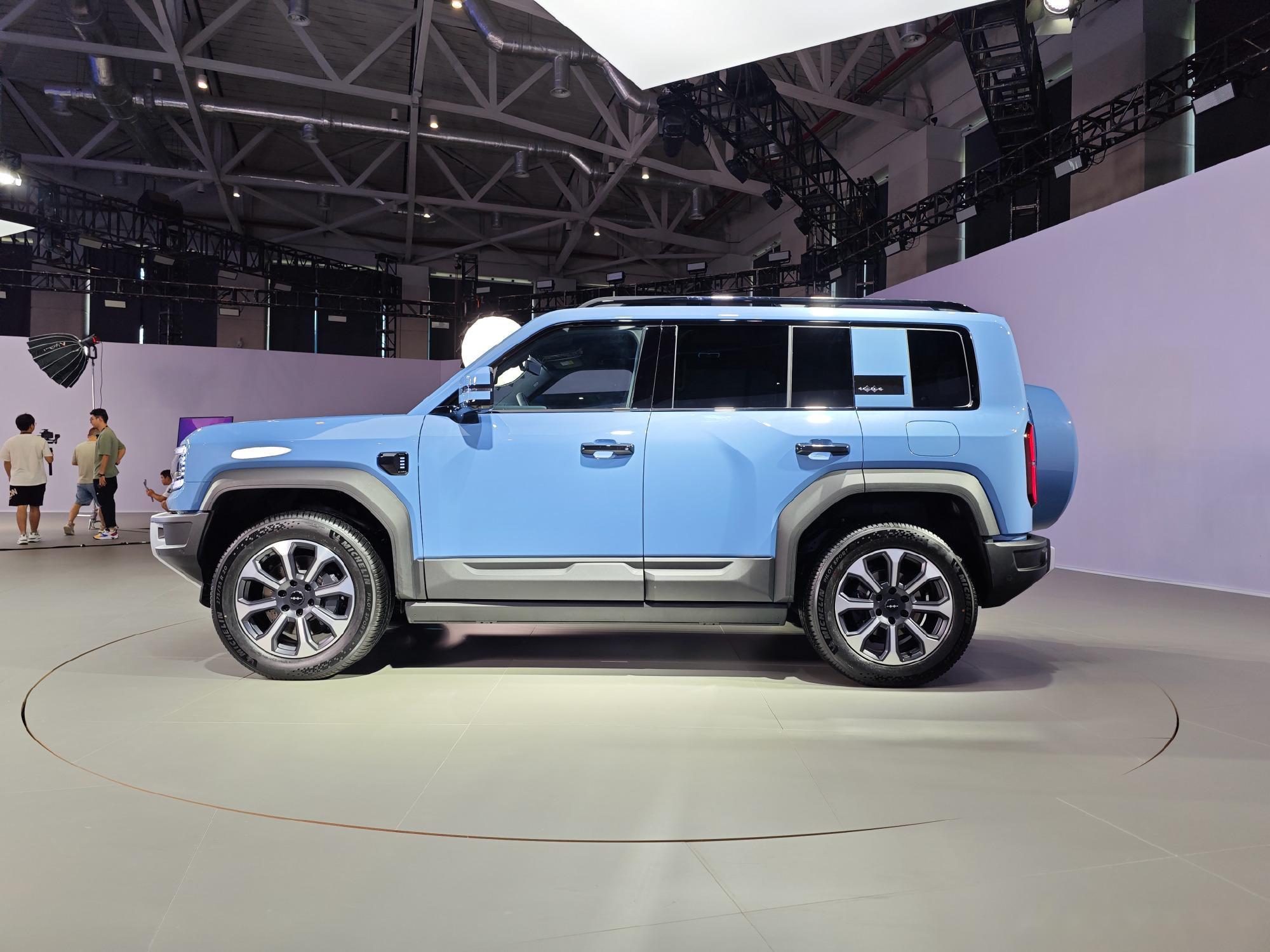 可升降使挡杆成为最大亮点,方程豹豹5内饰官图发布!