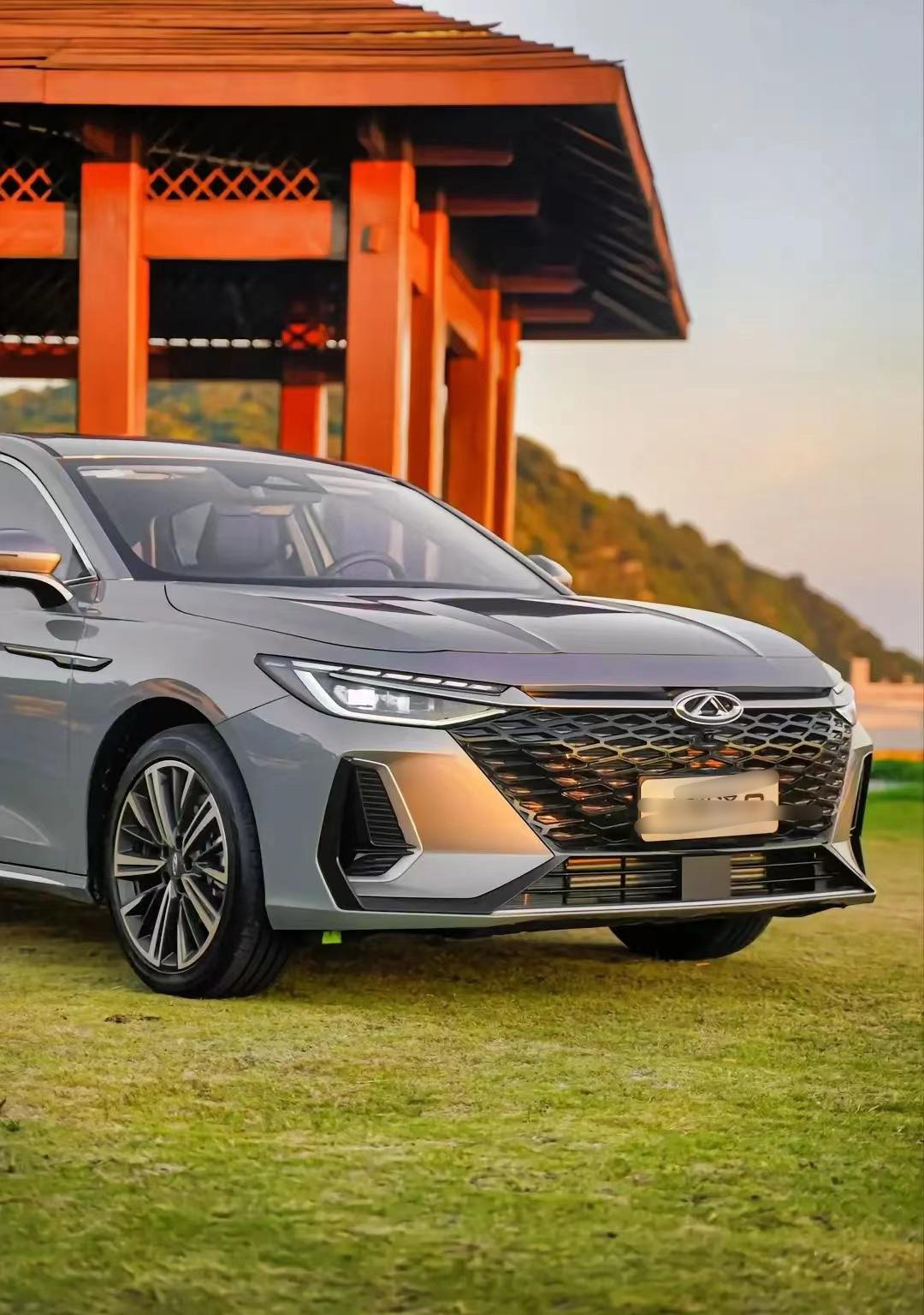 奇瑞艾瑞泽8 外观上给人以超越期待的强视觉吸引.