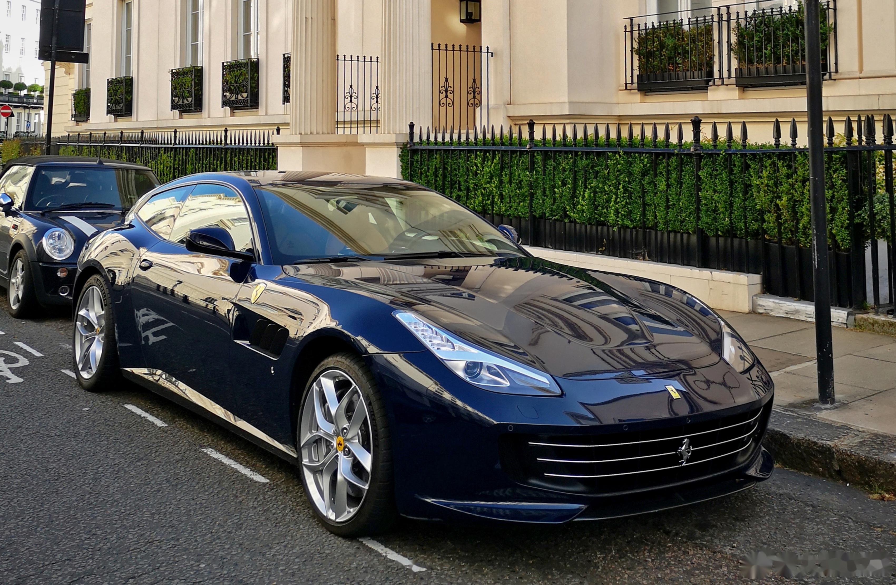 法拉利 gtc4 lusso