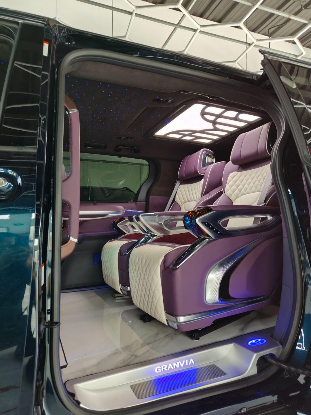 丰田格瑞维亚改装升级,内饰紫白黑配色