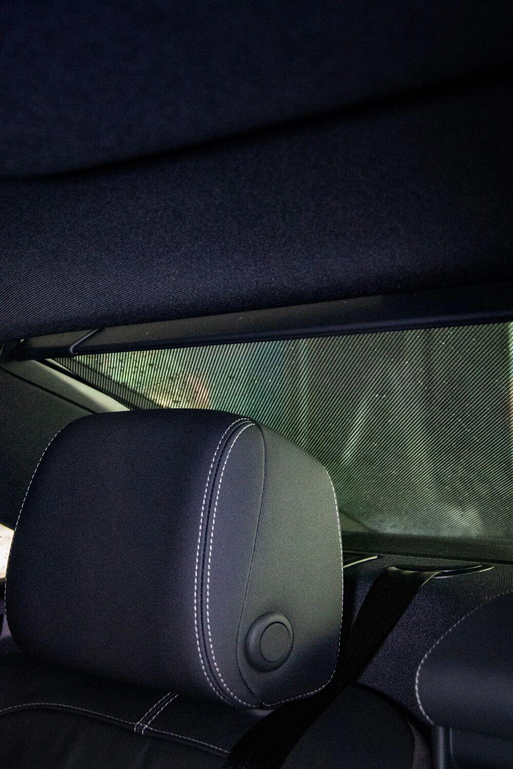 奥迪a6l加装 后风挡电动遮阳帘 后排座椅调