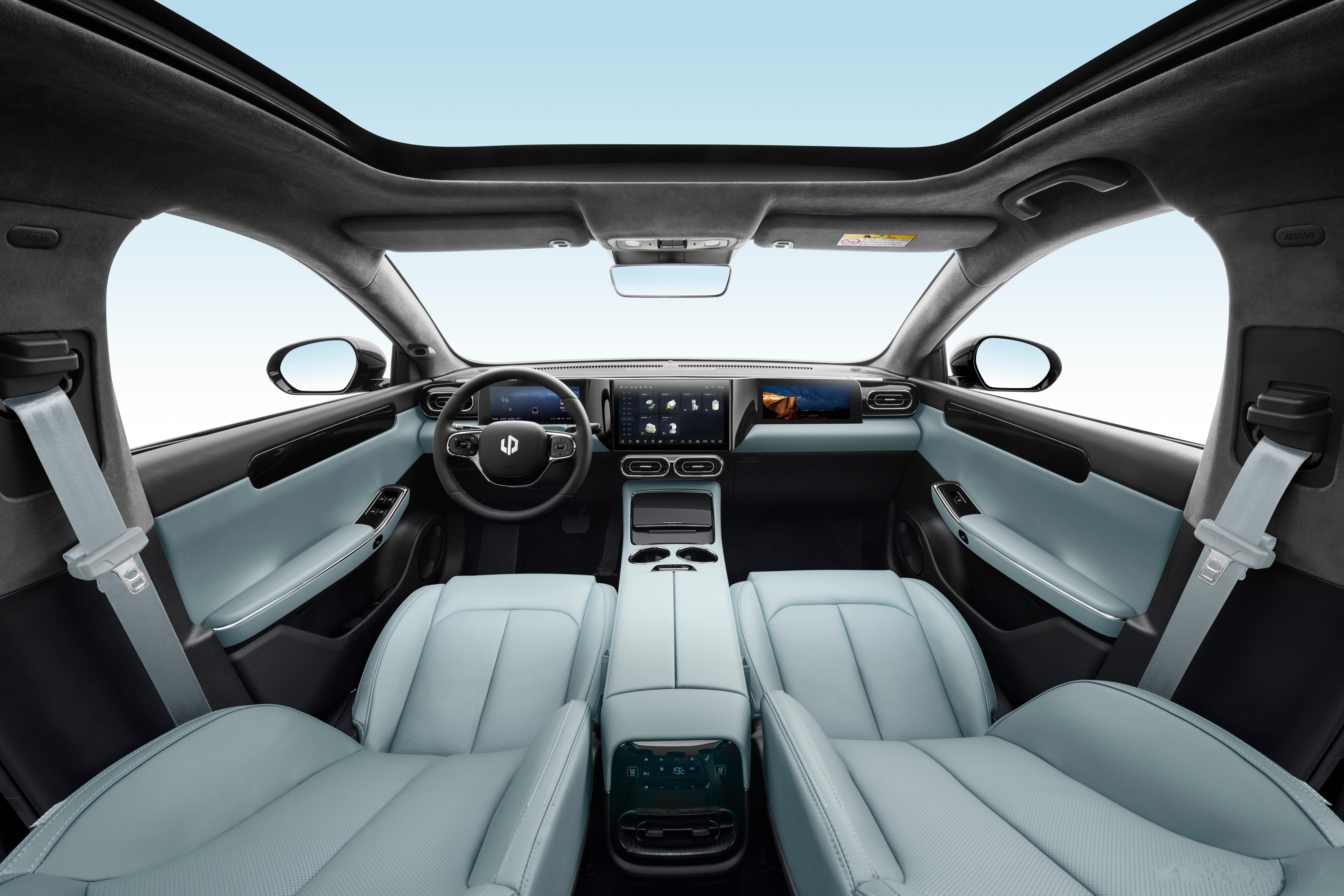 自从零跑c11推出增程版后销量就一路飙升,现在月销已经过万,于是零跑